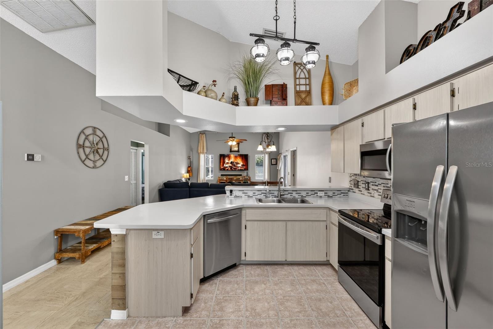 BAYS END - Residential