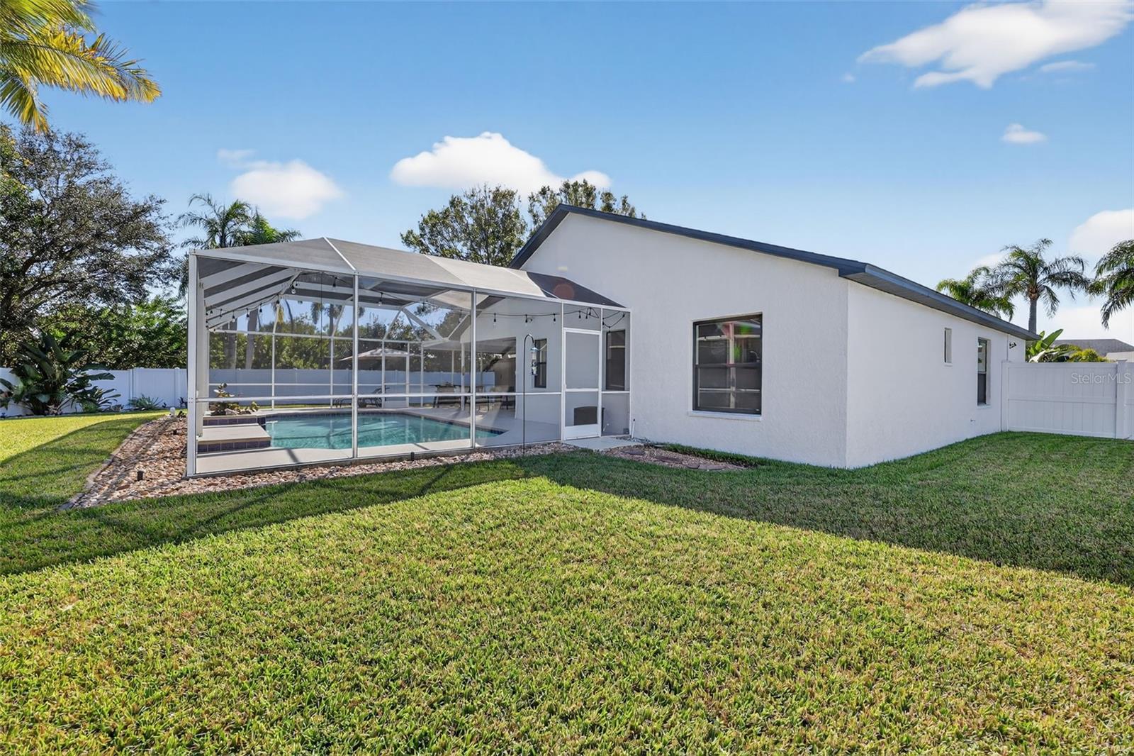 BAYS END - Residential