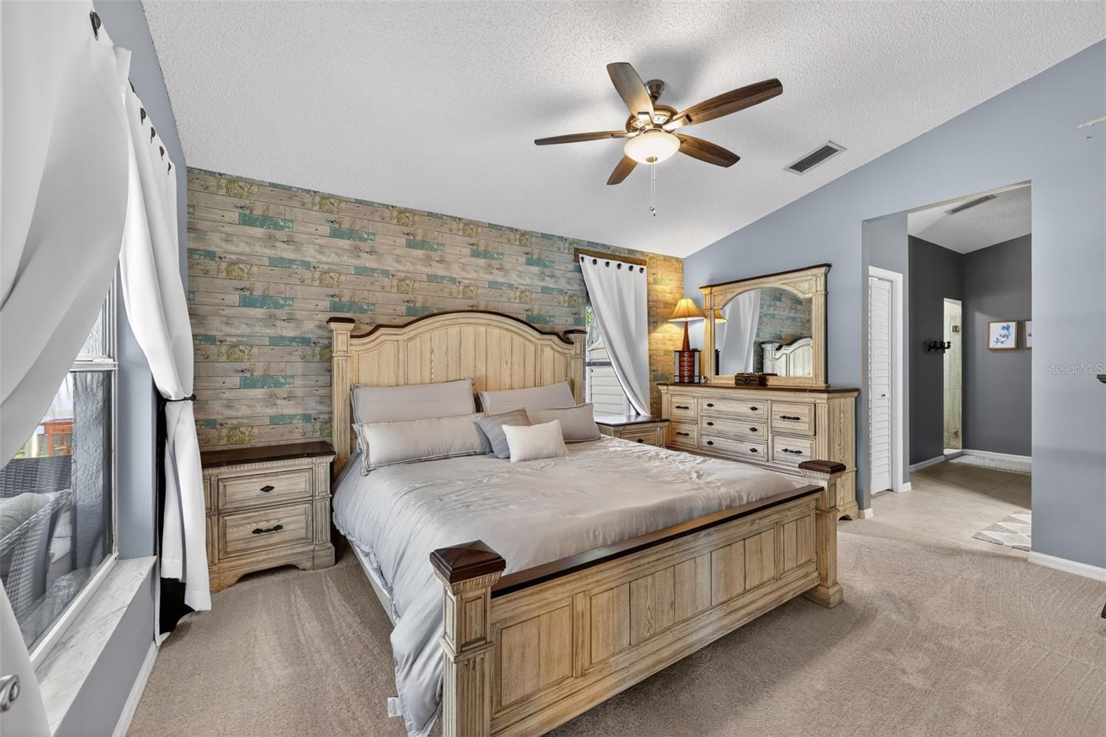 BAYS END - Residential