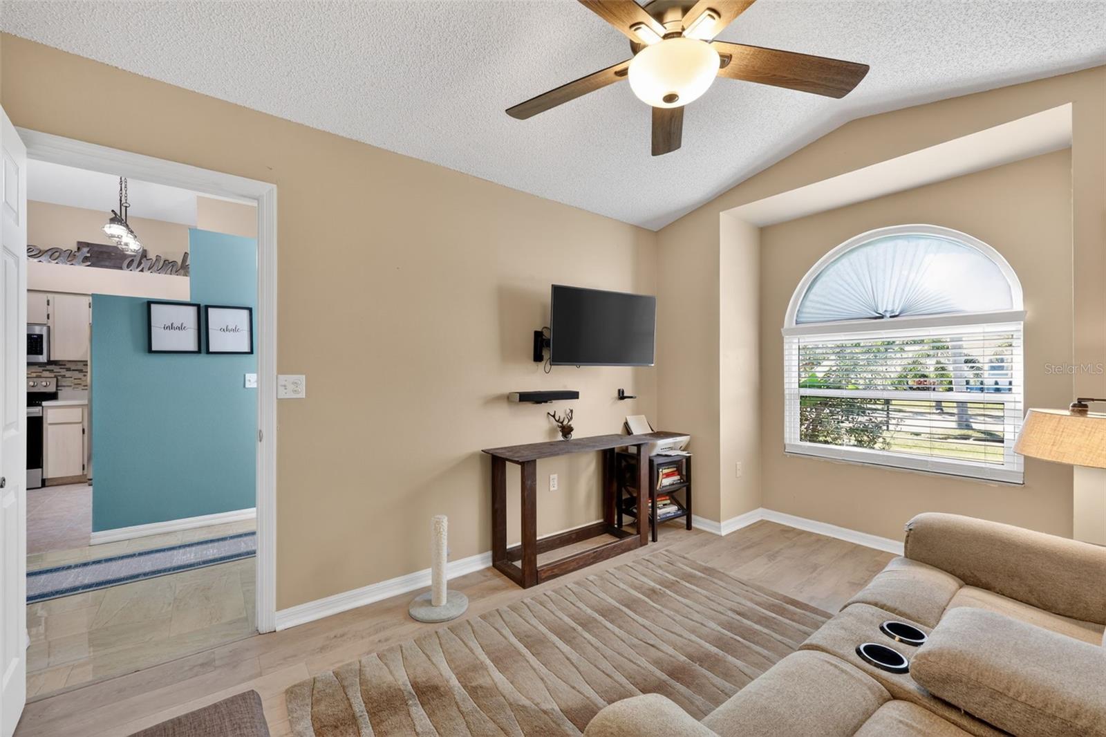 BAYS END - Residential