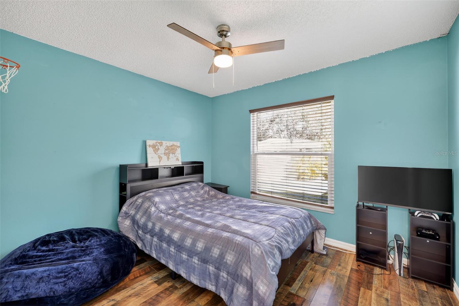 BAYS END - Residential