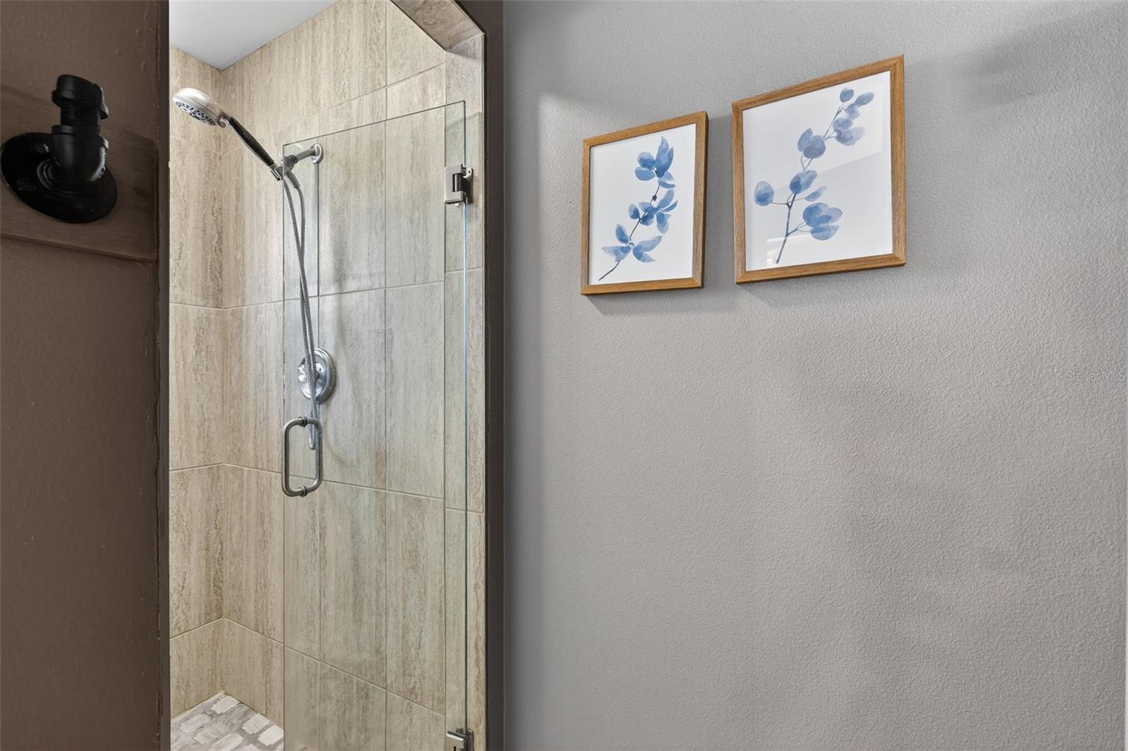 BAYS END - Residential