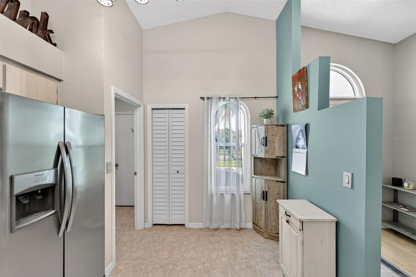 BAYS END - Residential