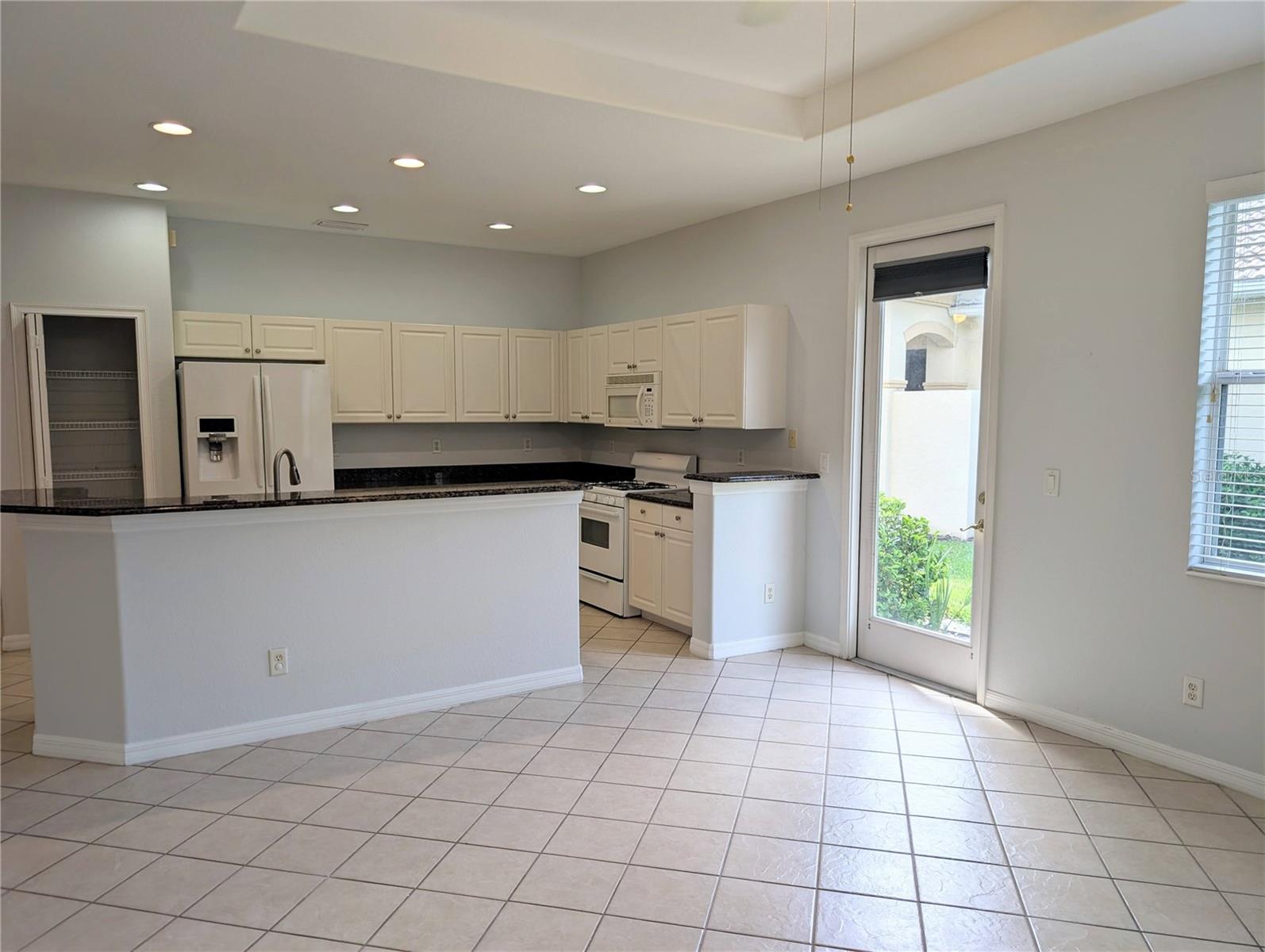 VENETIAN GOLF & RIVER CLUB PH 04A - Residential Lease