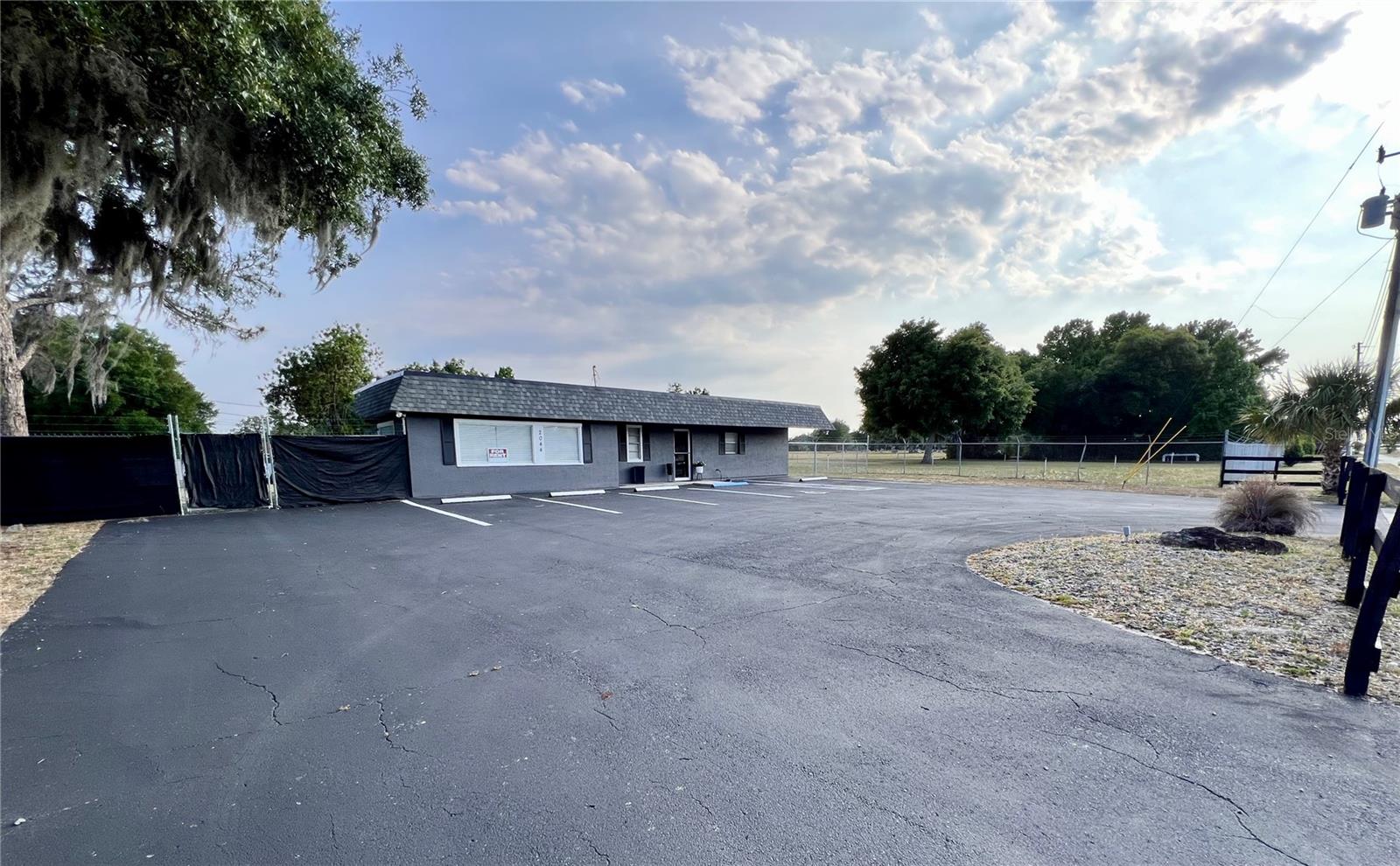 0 - Commercial Lease