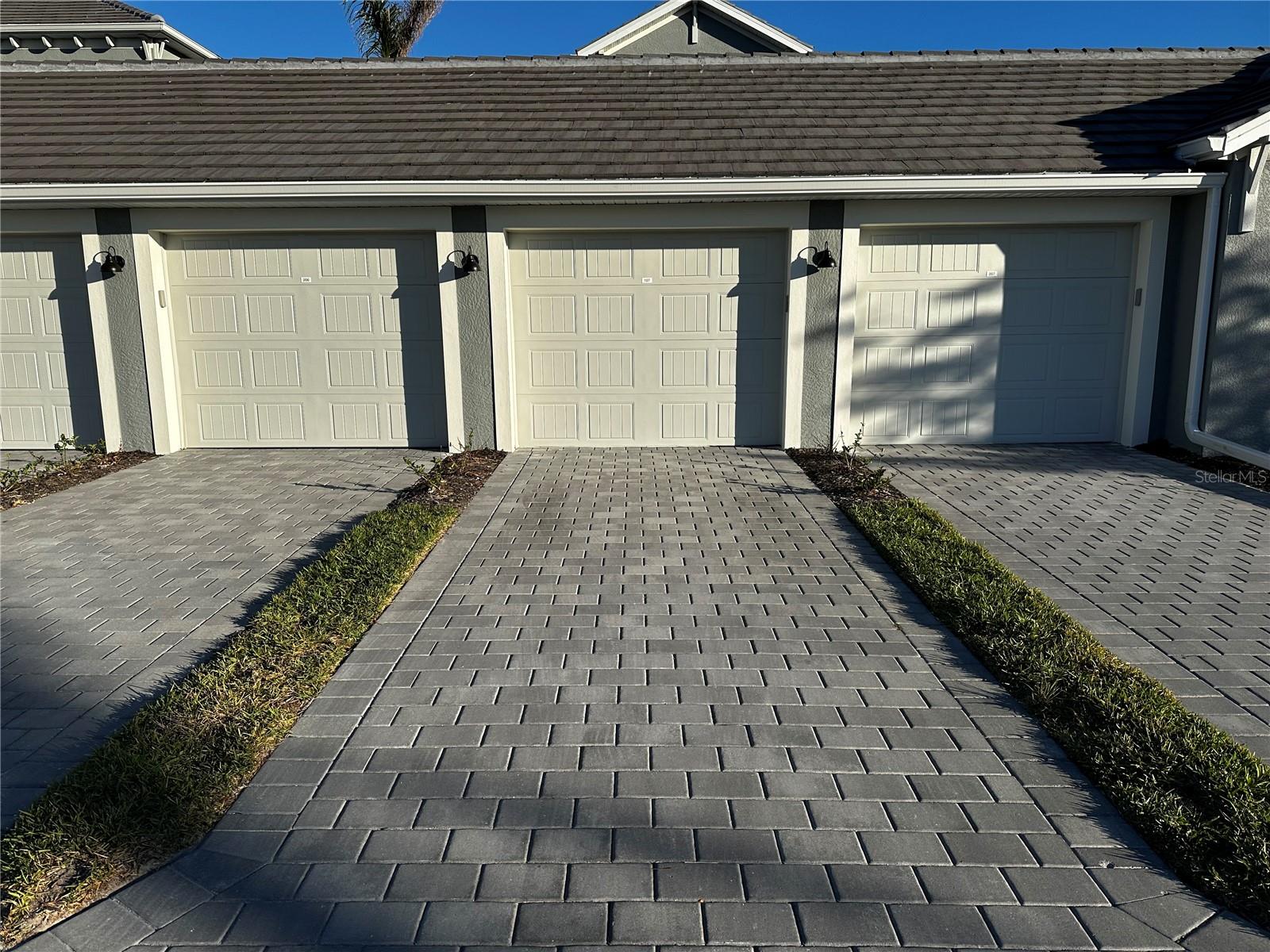 WELLEN PARK GOLF AND COUNTRY CLUB - Residential Lease