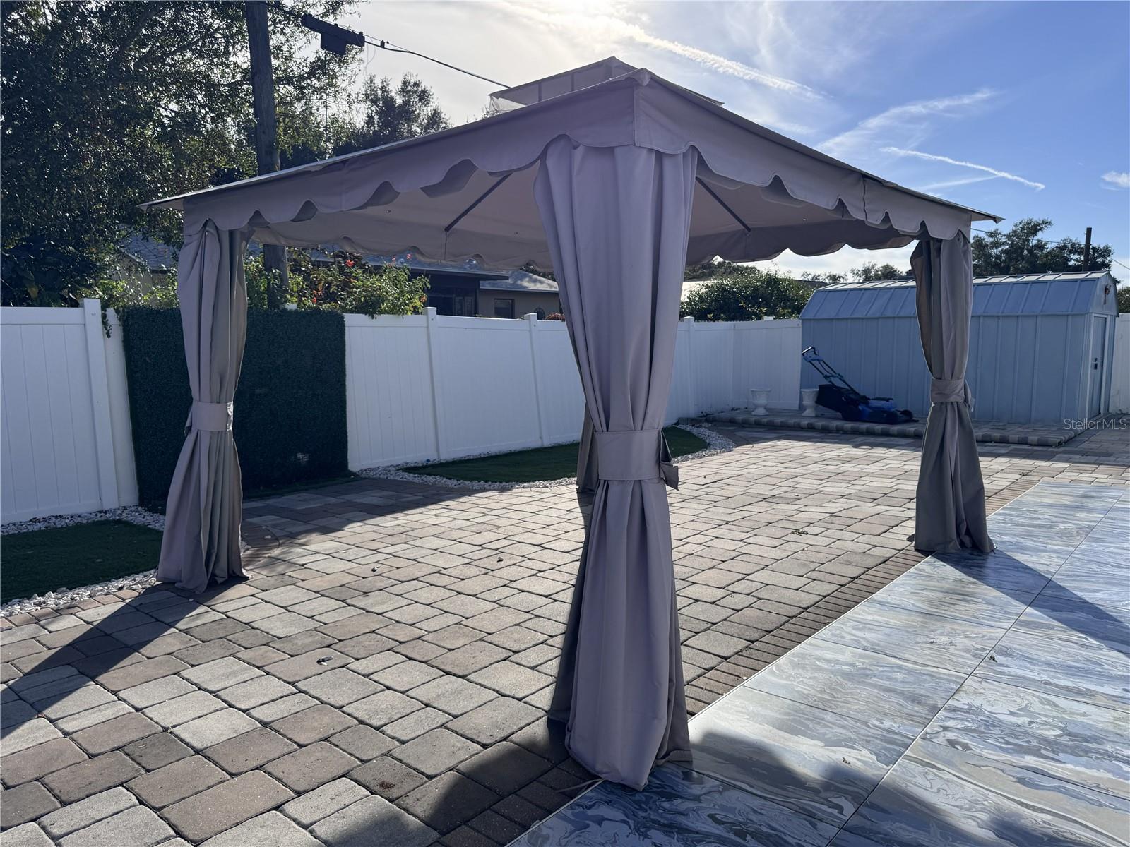 DE SOTO LAKES - Residential Lease