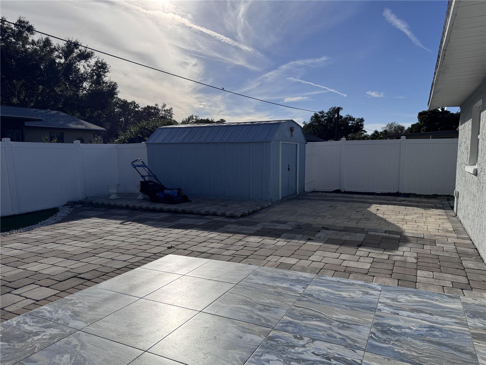 DE SOTO LAKES - Residential Lease