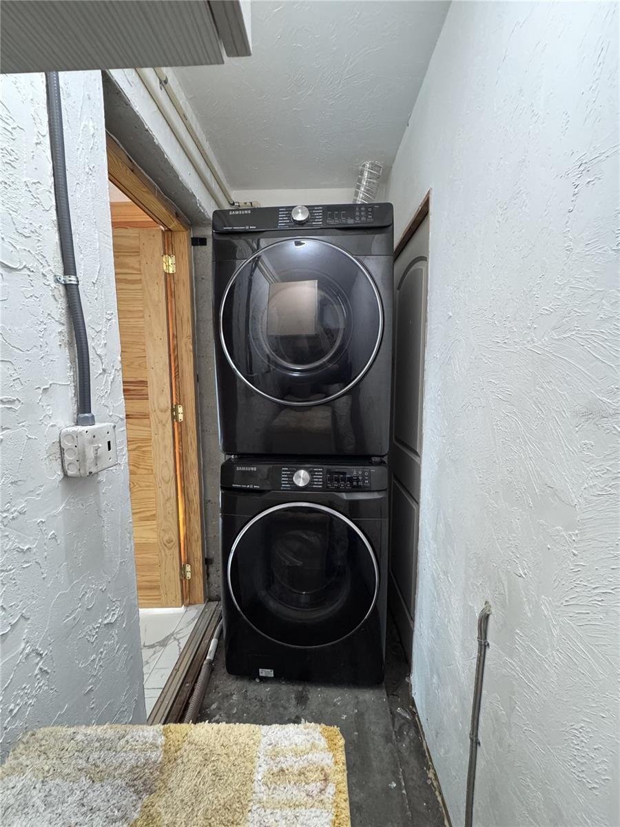 DE SOTO LAKES - Residential Lease