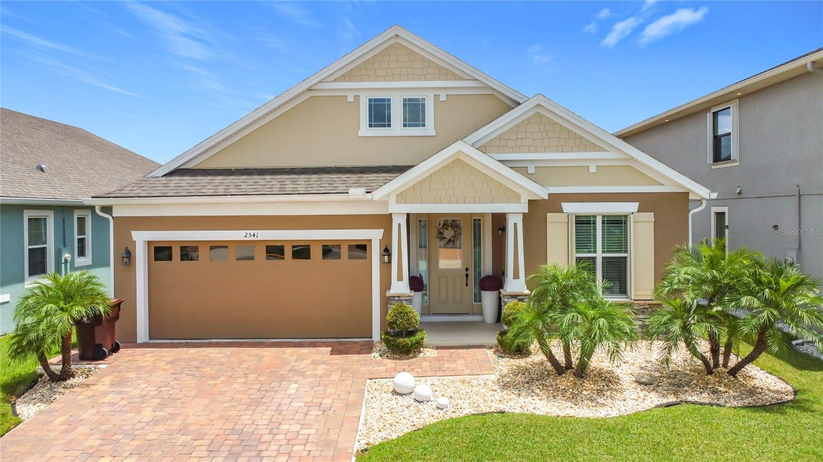 Live grand on one level in Tapestry’s sought-after, guard-gated community.
Nearly 3,000 heated sq ft with 4 bedrooms / 3 baths and a true split floor plan for privacy. A sun-filled great room opens to a chef-style kitchen with stone countertops, a large island, and stainless appliances. Designer touches include tray ceilings, tile in main areas, and generous storage with a walk-in owner’s closet and spa-style bath. 20×20 garage.
Tapestry delivers resort amenities—staffed gate, clubhouse, fitness center, pool, parks and playgrounds—plus an unbeatable location minutes to The Loop, major highways, dining, and world-class attractions. Immaculate and move-in ready—schedule your private tour today.