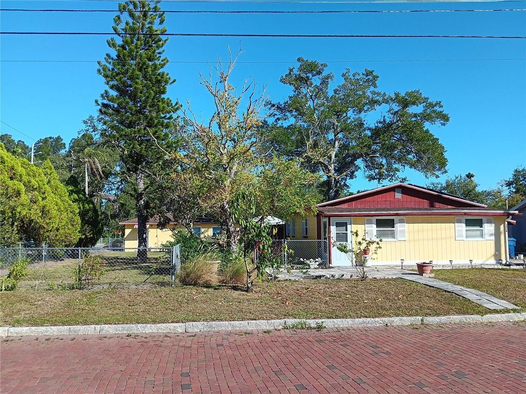 Photo of 374 3rd Street NW, Largo, FL 33770 (MLS # TB8440886)