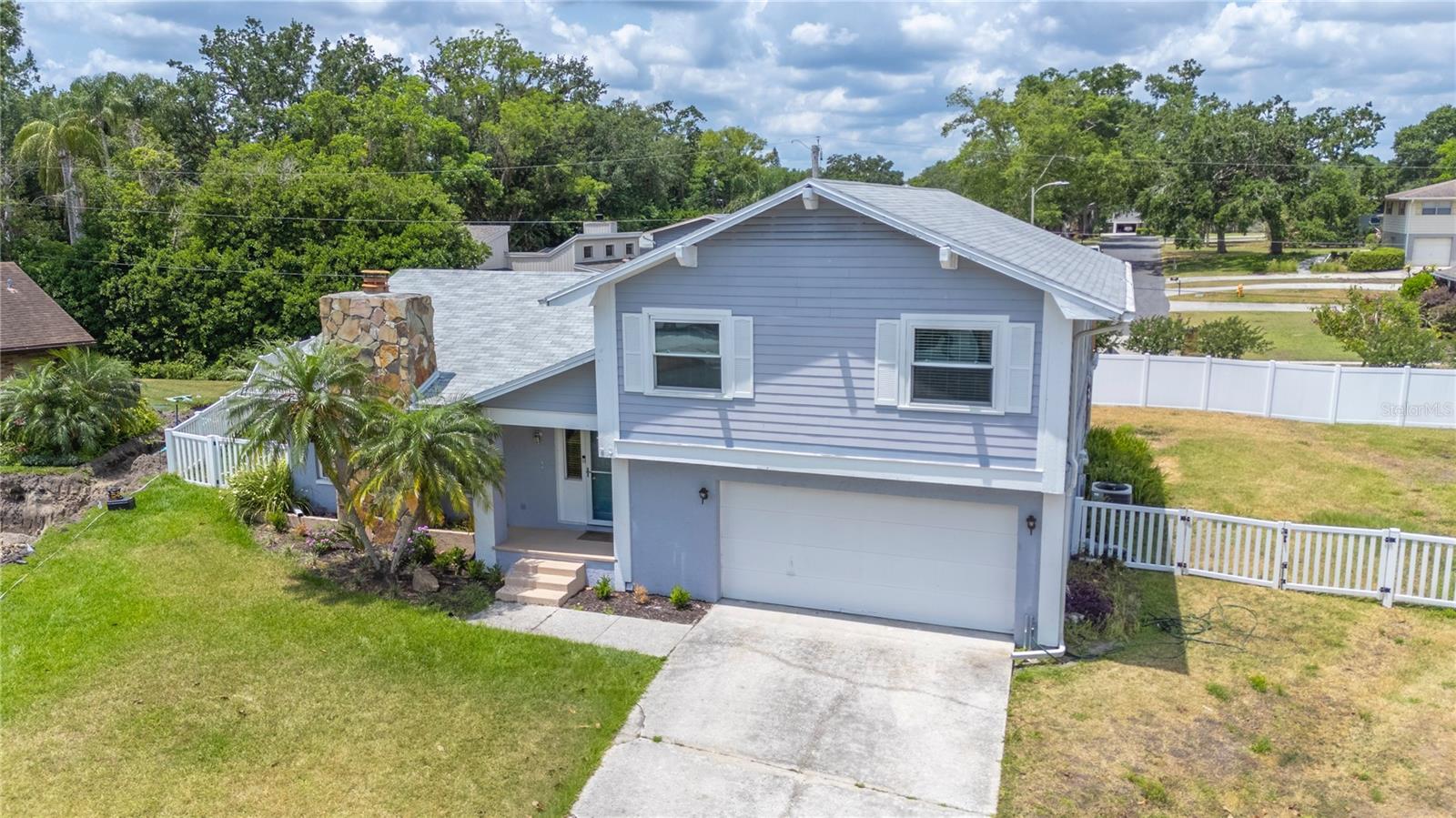 707 LAUREL POINTE COURT