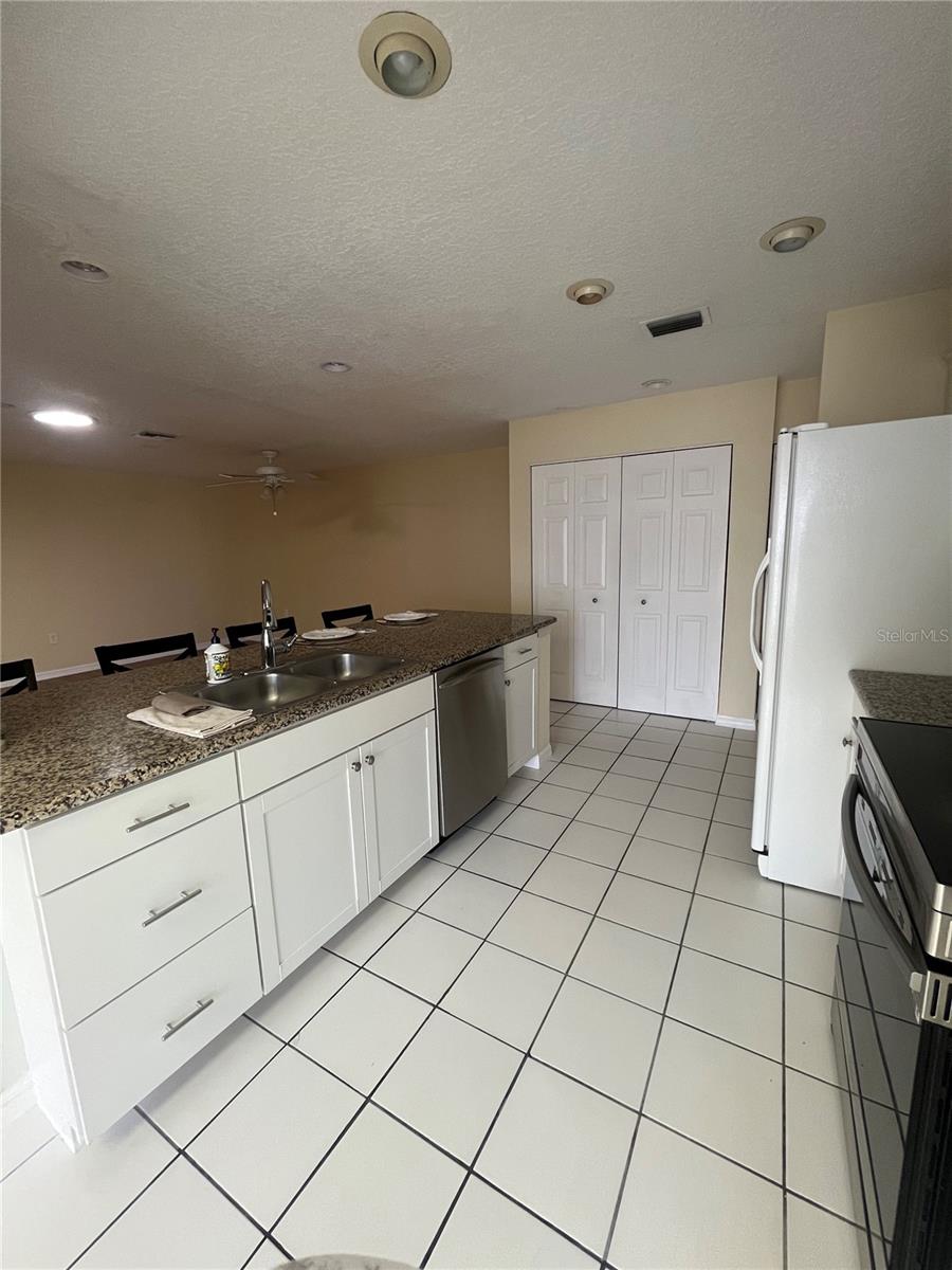 LEESBURG ROYAL OAK ESTATES - Residential