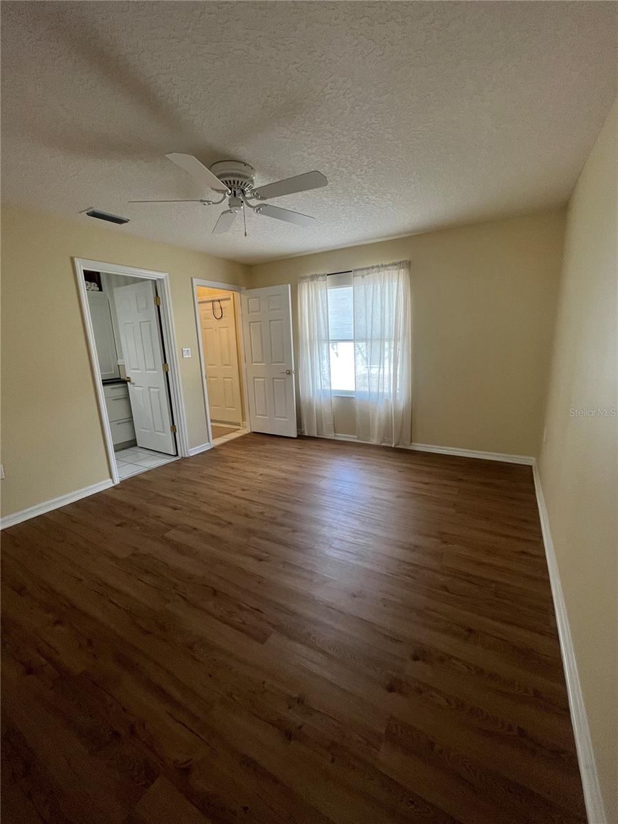 LEESBURG ROYAL OAK ESTATES - Residential