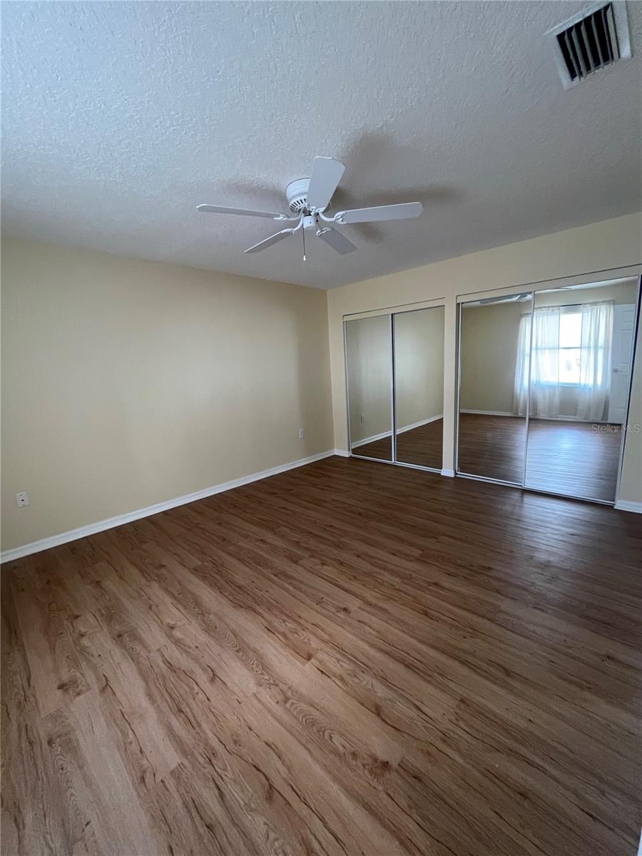 LEESBURG ROYAL OAK ESTATES - Residential