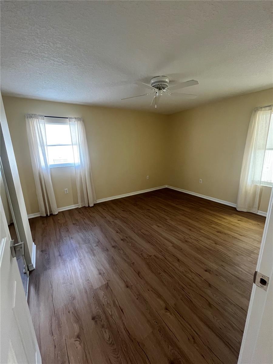 LEESBURG ROYAL OAK ESTATES - Residential