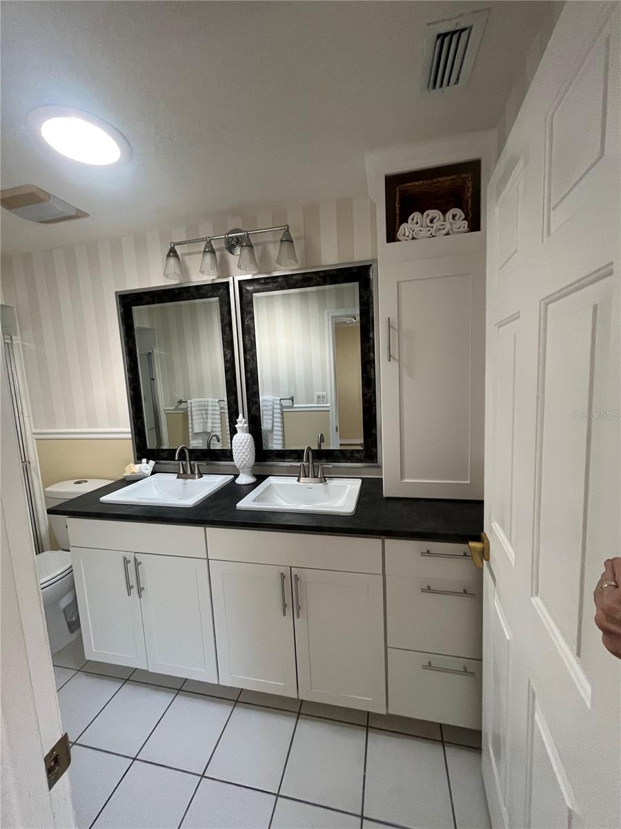 LEESBURG ROYAL OAK ESTATES - Residential