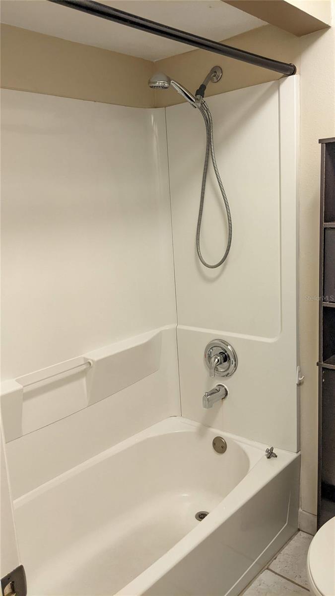 CLUB VILLAS AT WIMBLEDON PARK PH 01 - Residential Lease