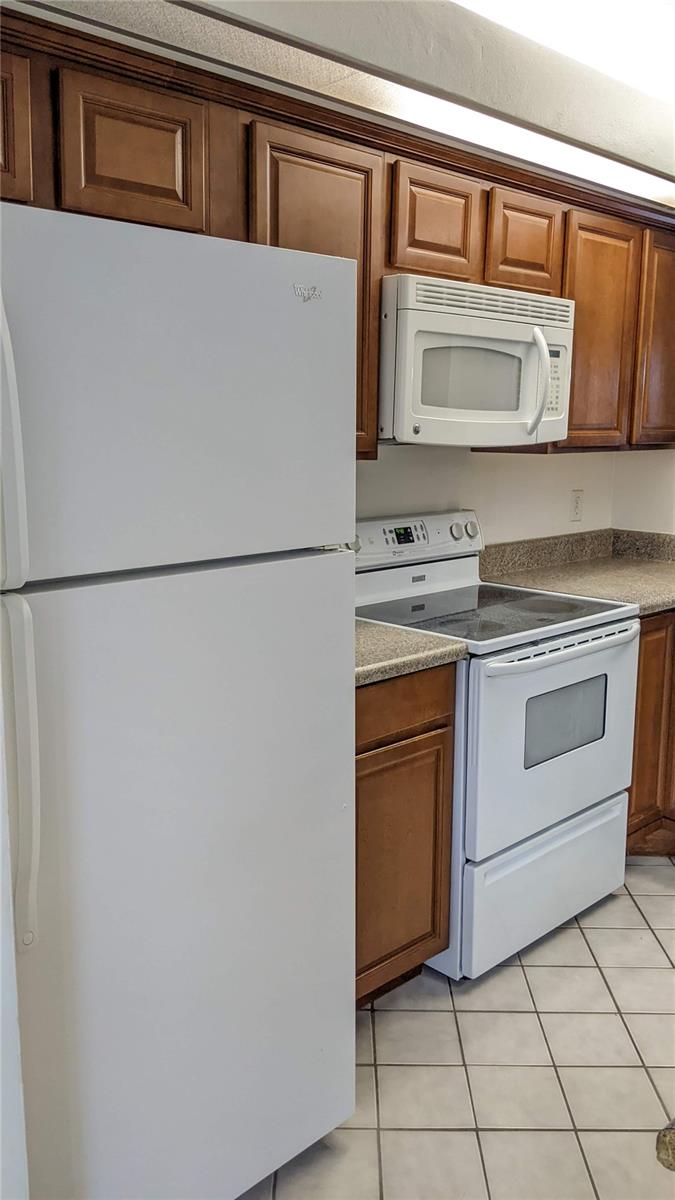 CLUB VILLAS AT WIMBLEDON PARK PH 01 - Residential Lease