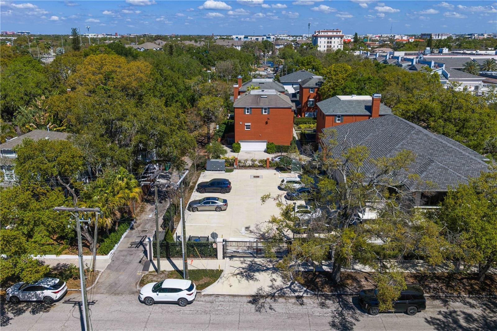 THE TARRYMORE - HYDE PARK - Residential