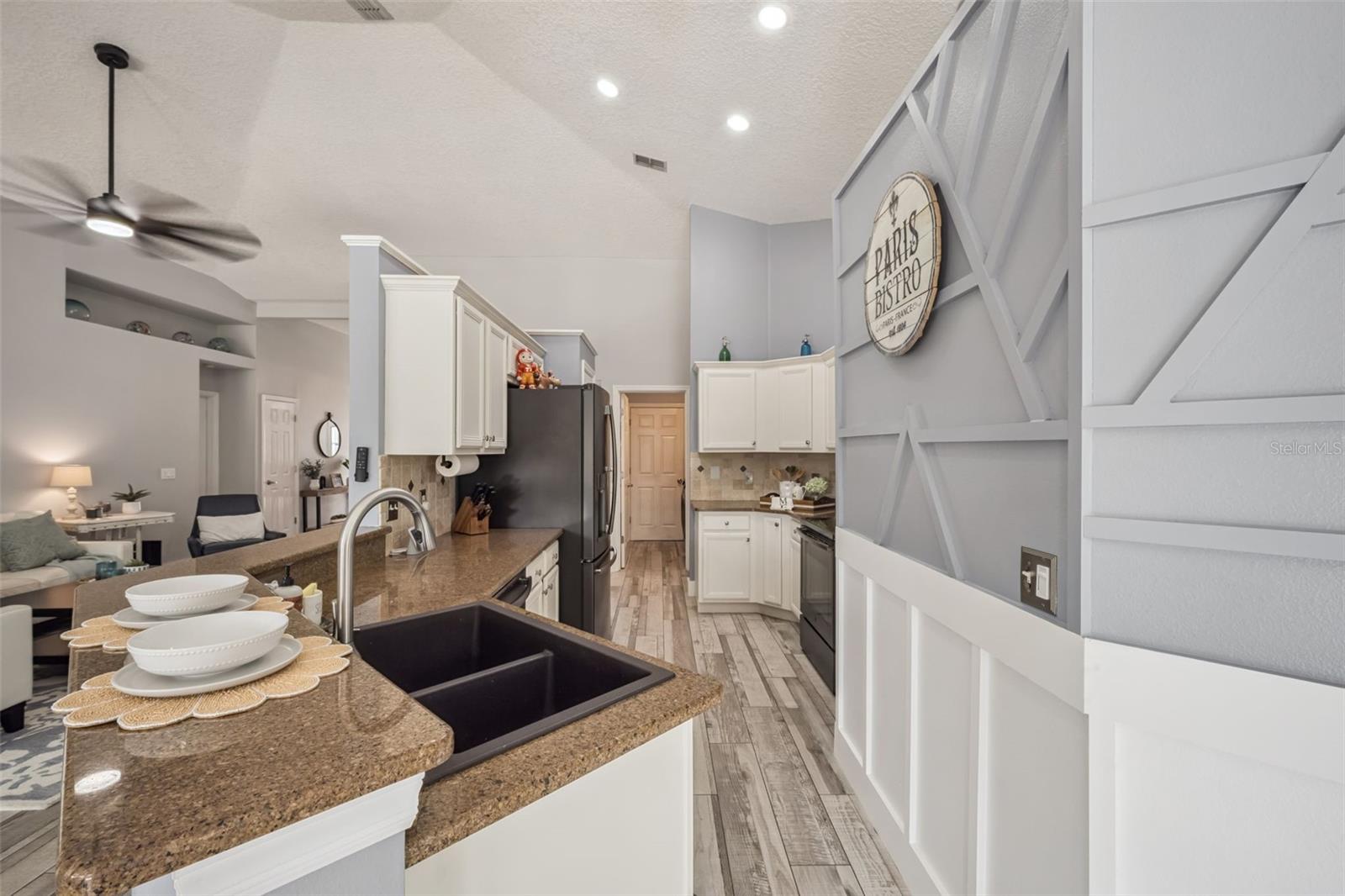 BENTLEY WOODS - Residential