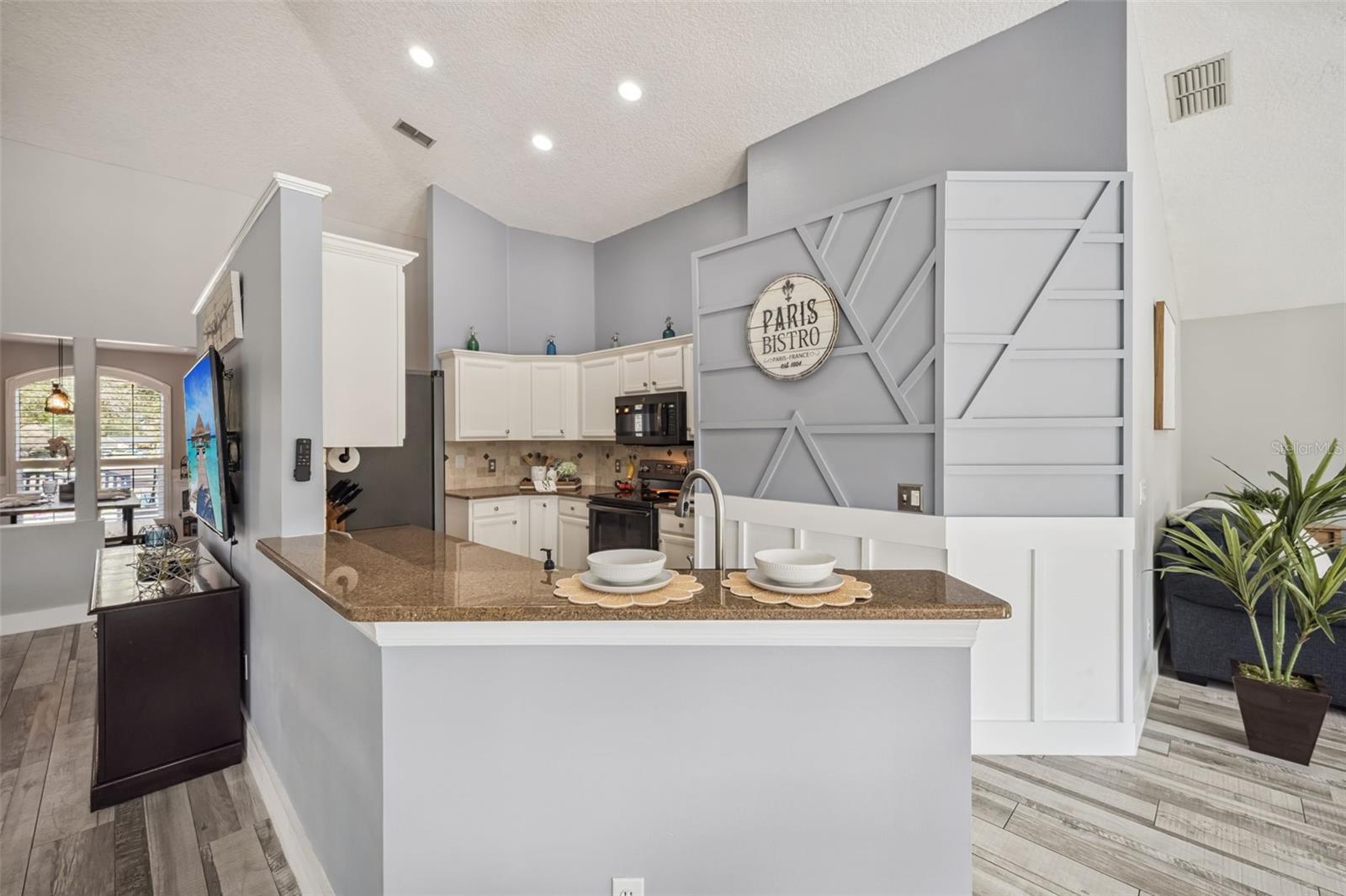 BENTLEY WOODS - Residential