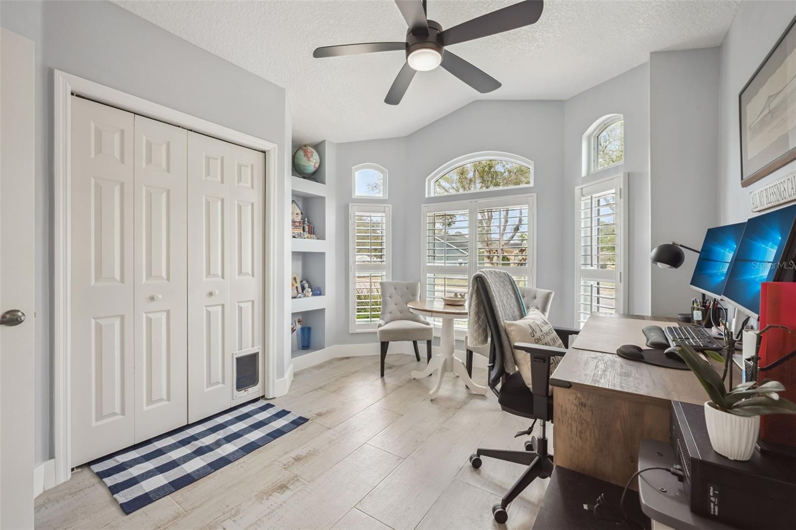 BENTLEY WOODS - Residential