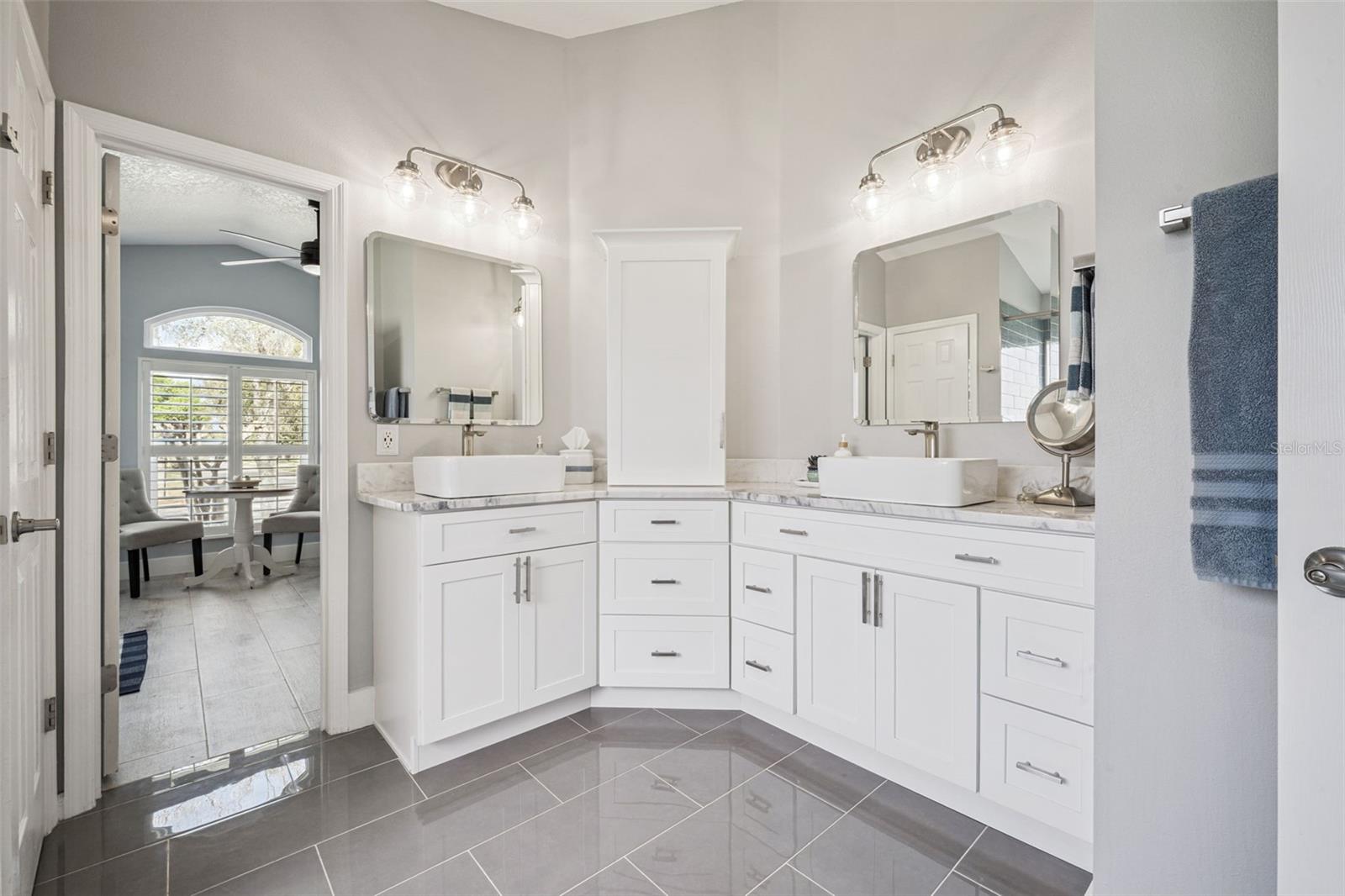 BENTLEY WOODS - Residential