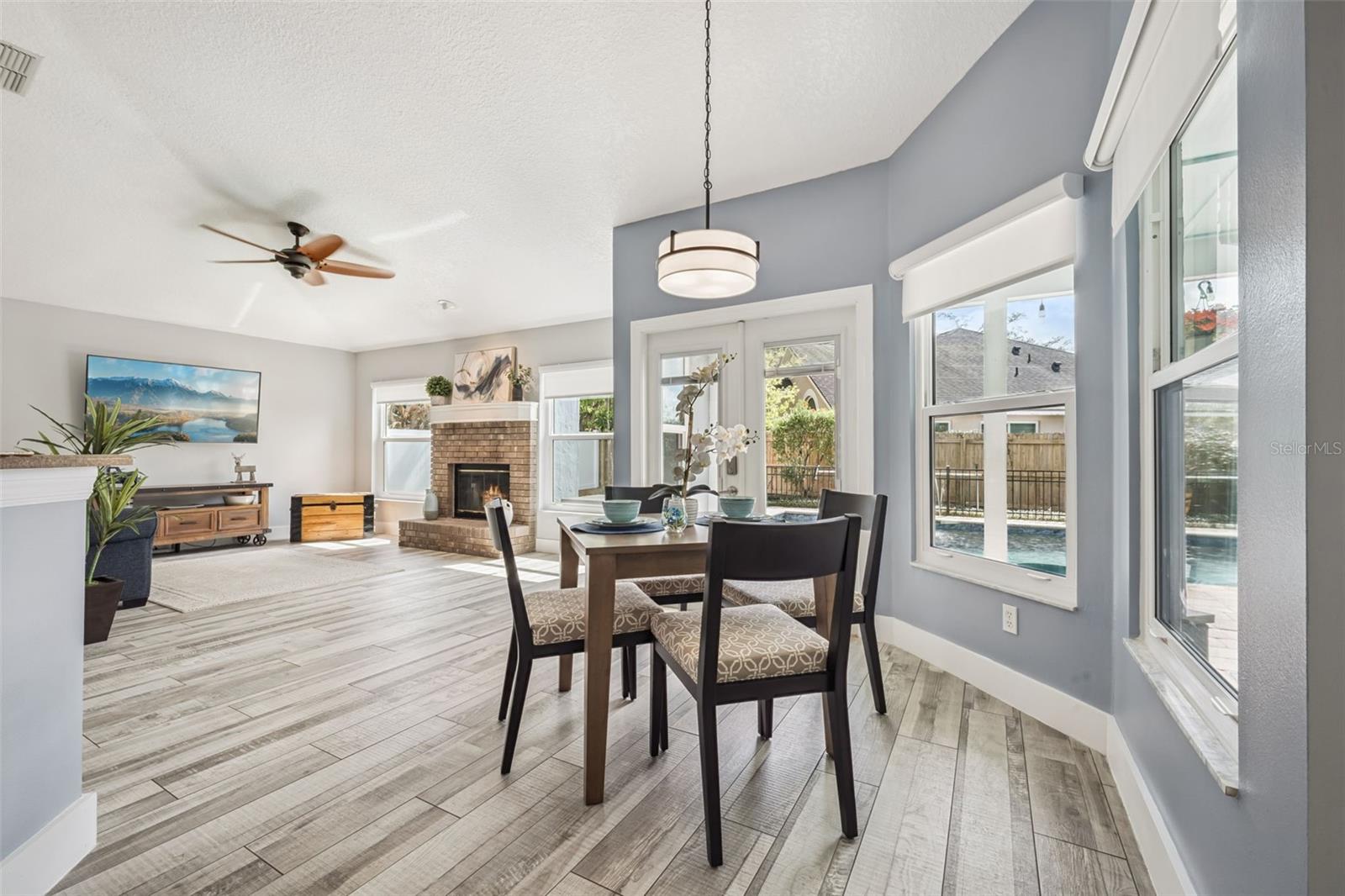 BENTLEY WOODS - Residential