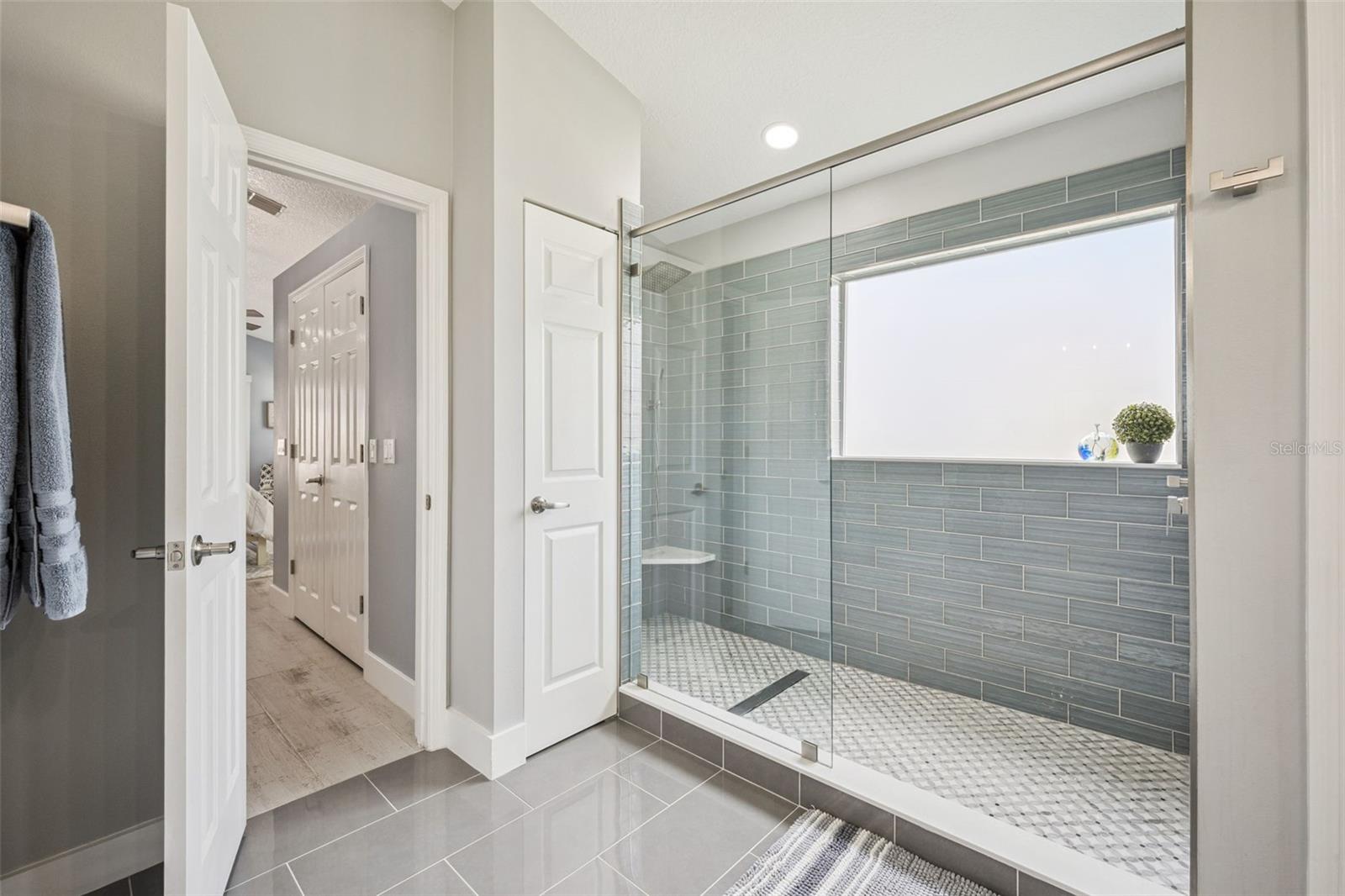 BENTLEY WOODS - Residential