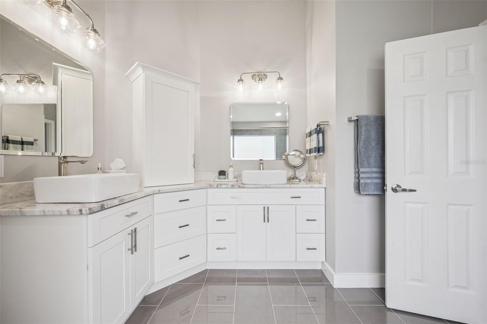 BENTLEY WOODS - Residential