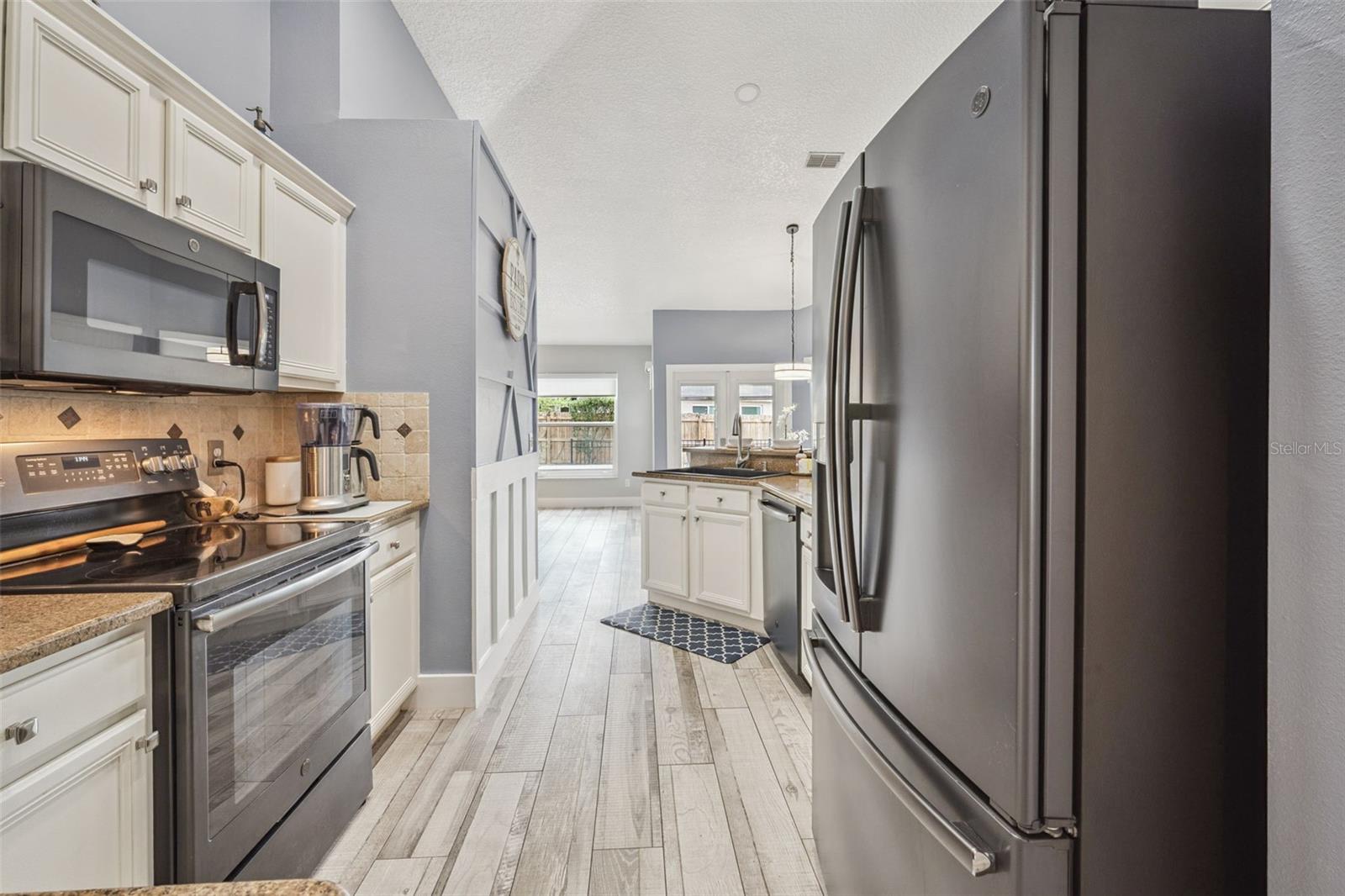 BENTLEY WOODS - Residential