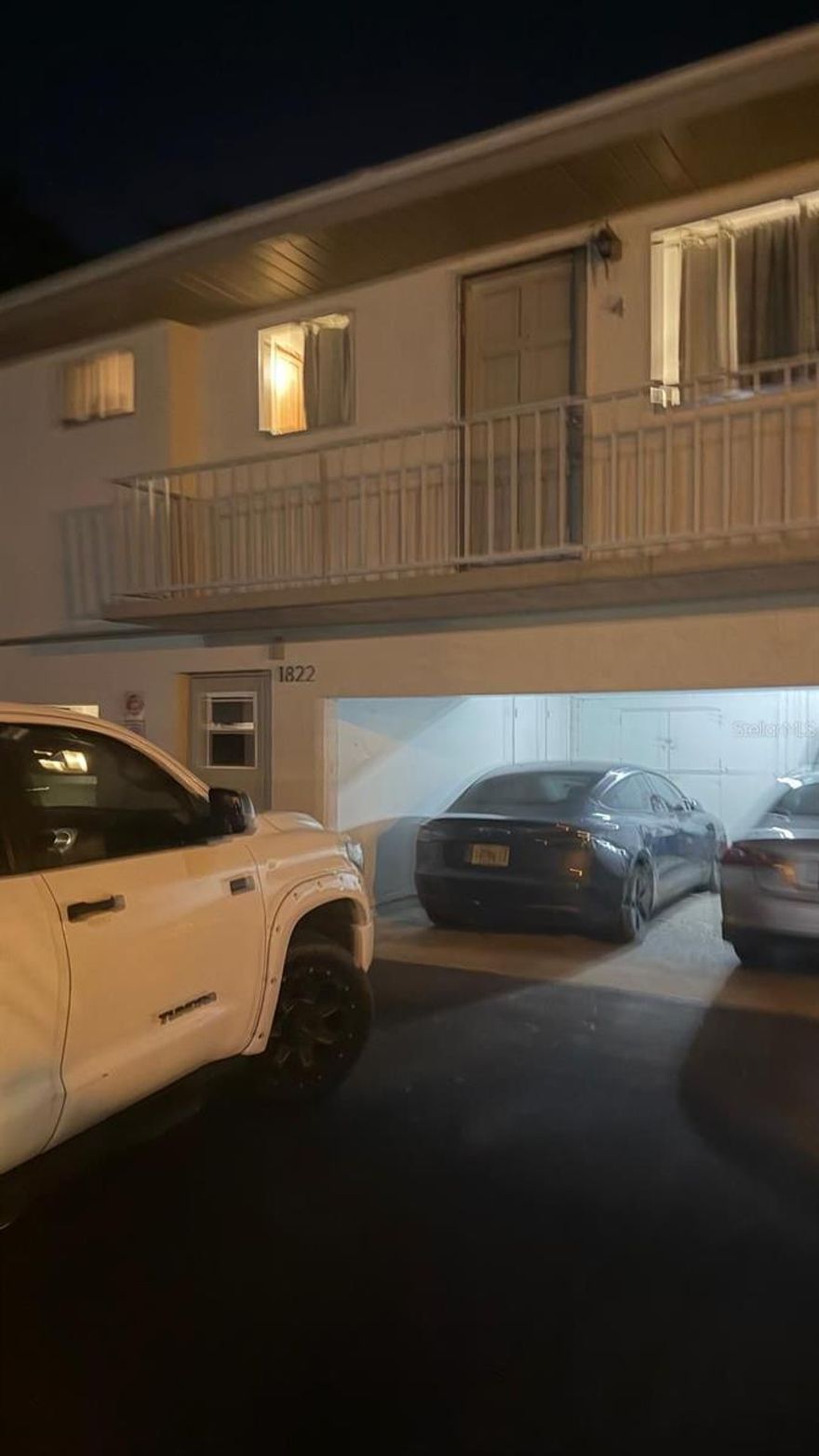 Unique Condominium in Clearwater with access to  two different pools areas, access to washer and dryer in the community 10 minutes to Clearwater Beach and shopping center.