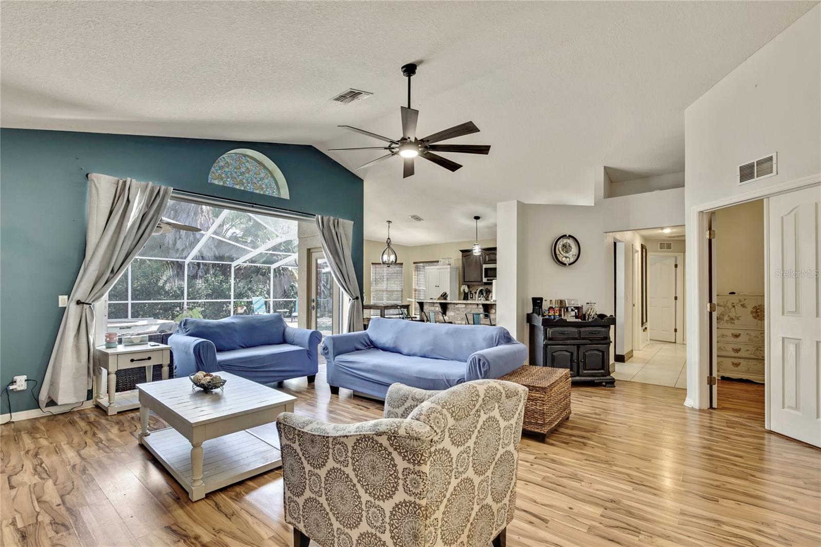 ROYAL HIGHLANDS - Residential