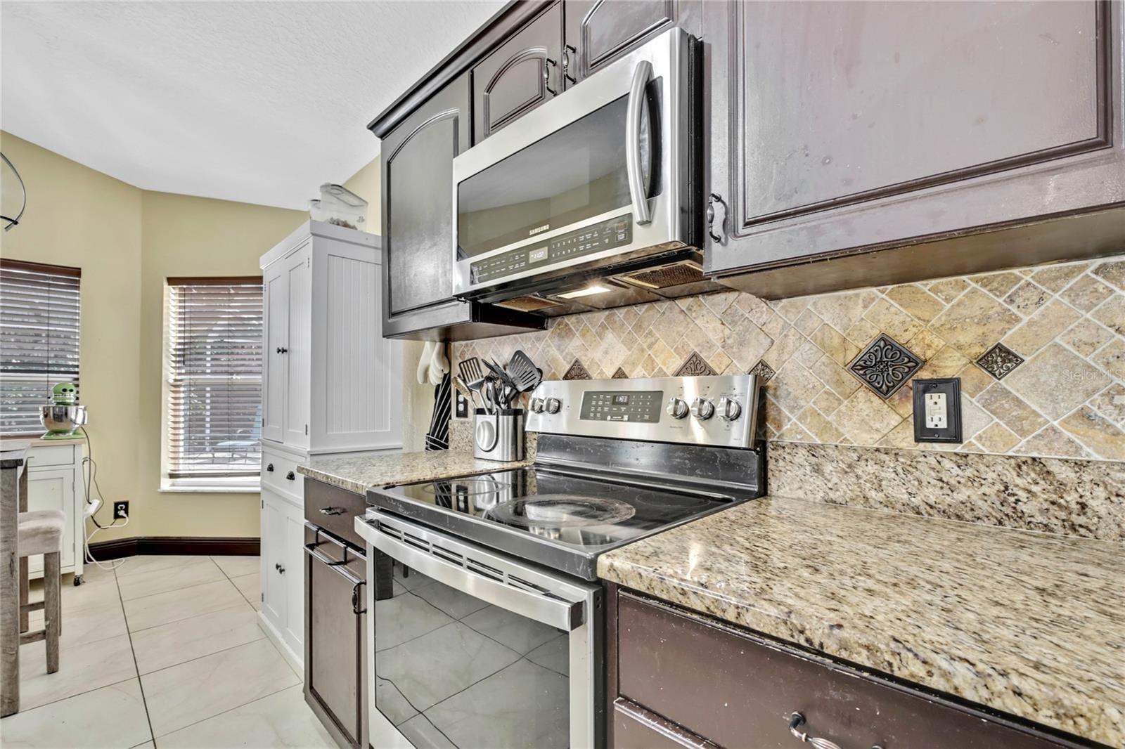 ROYAL HIGHLANDS - Residential