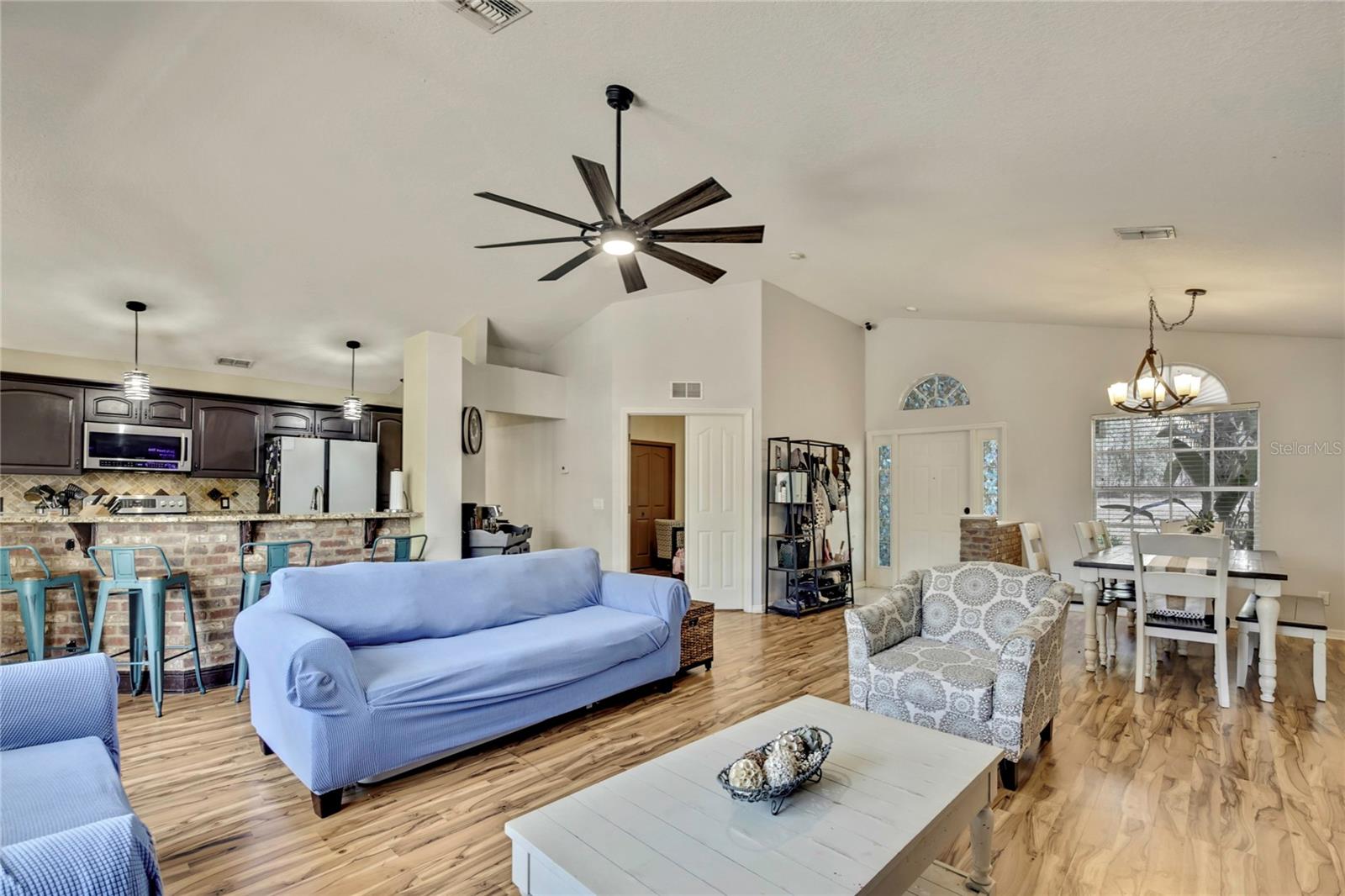 ROYAL HIGHLANDS - Residential