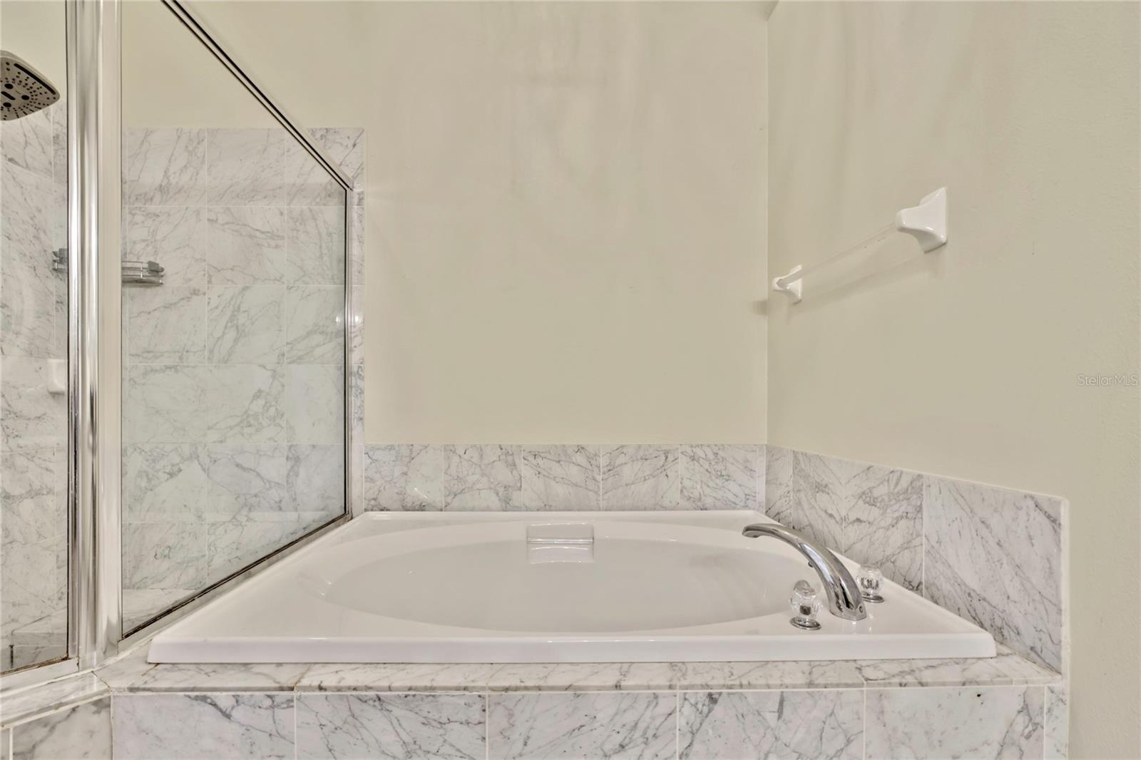 ROYAL HIGHLANDS - Residential