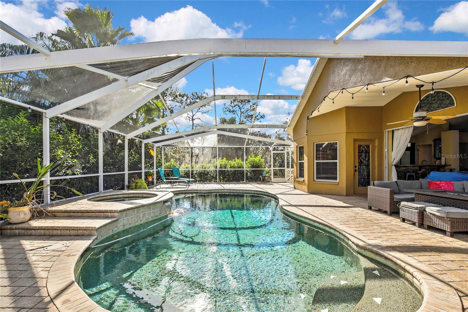 ROYAL HIGHLANDS - Residential