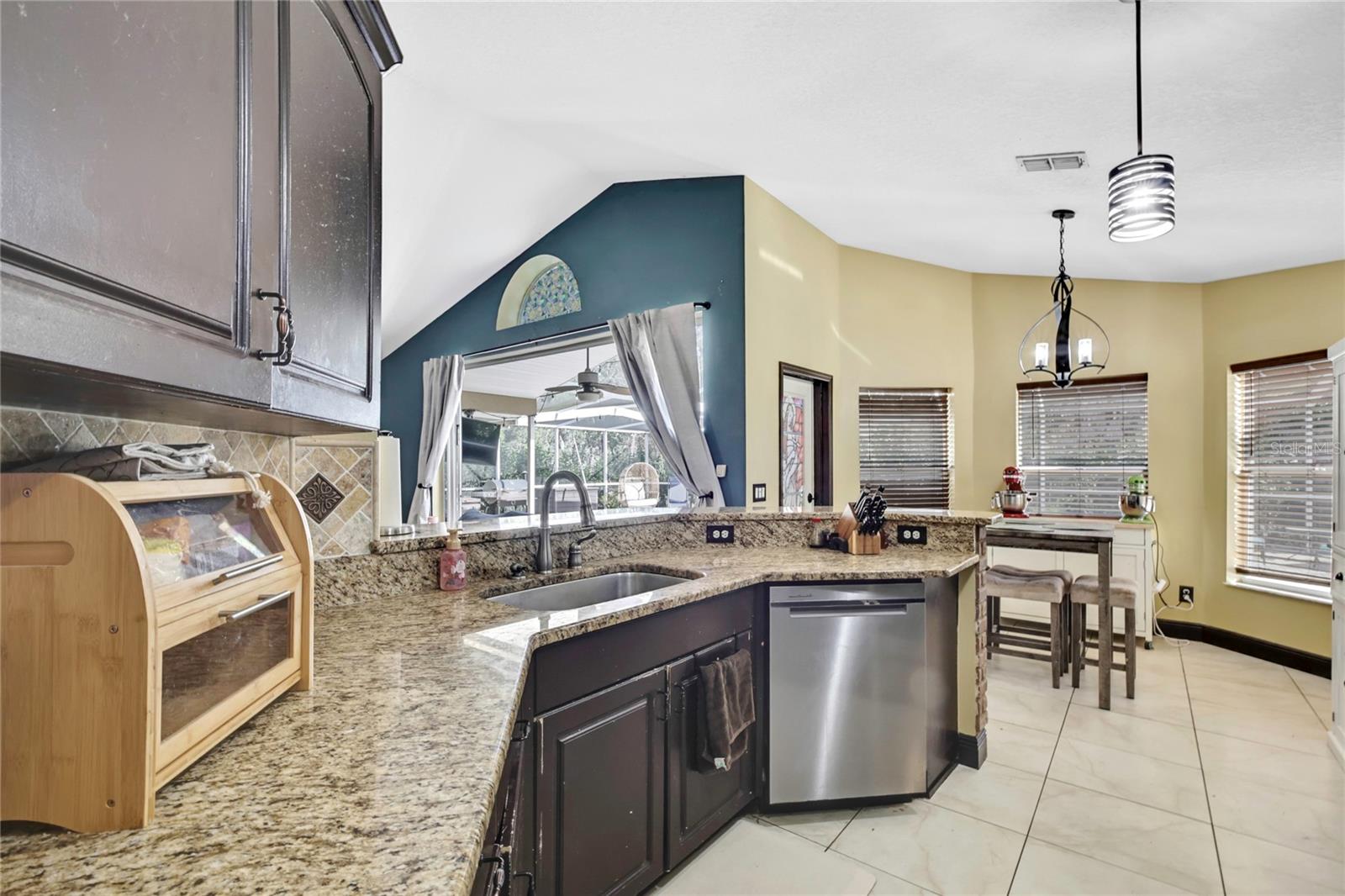 ROYAL HIGHLANDS - Residential