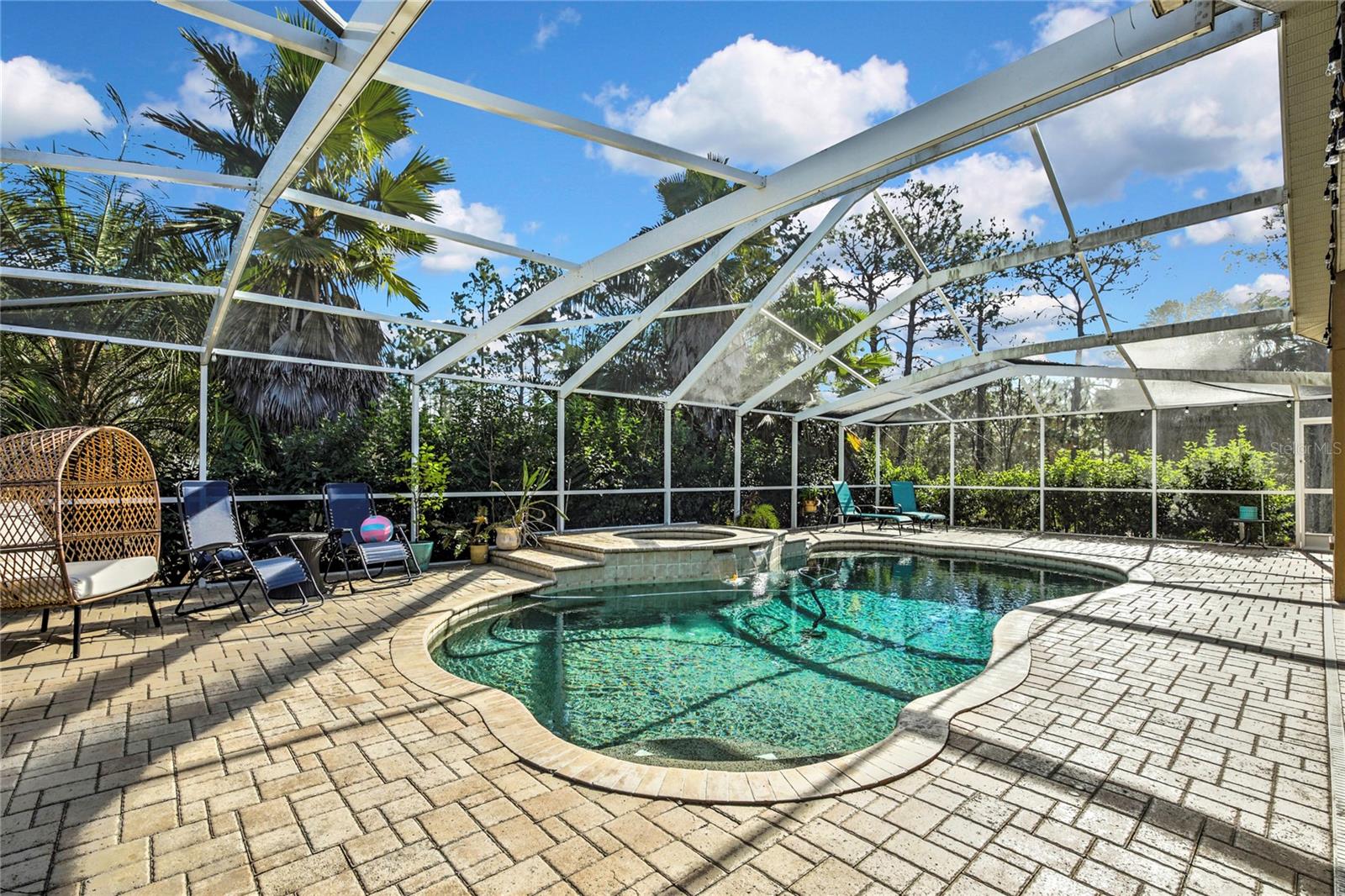 ROYAL HIGHLANDS - Residential