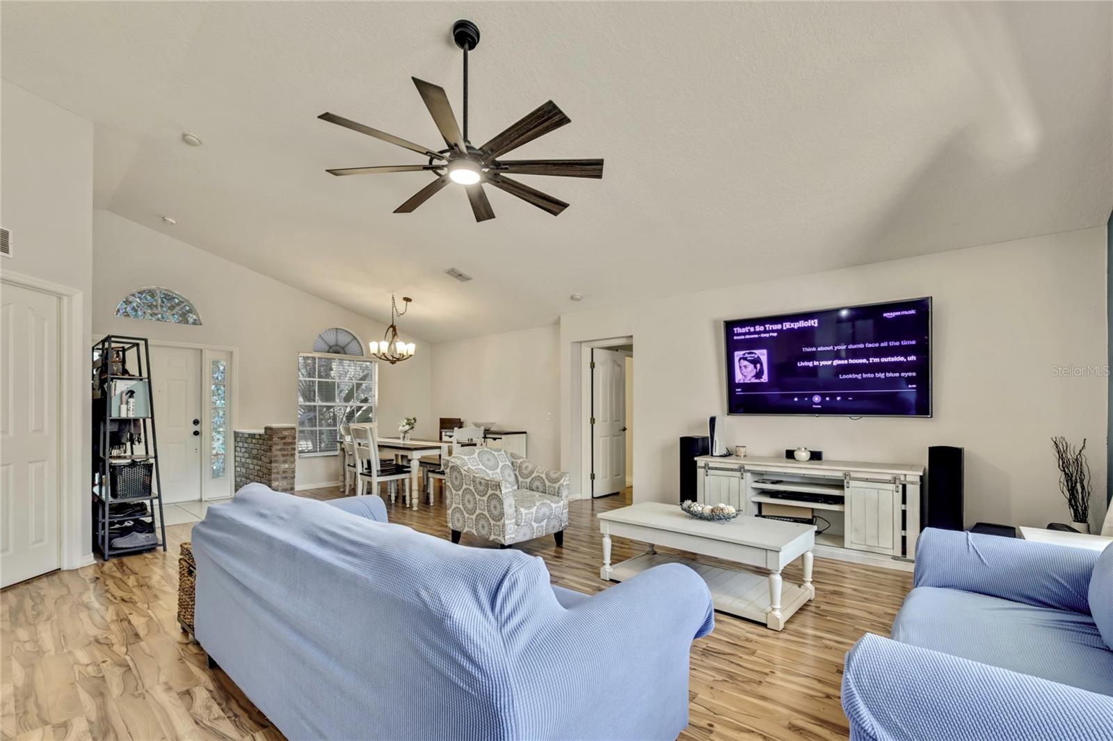 ROYAL HIGHLANDS - Residential