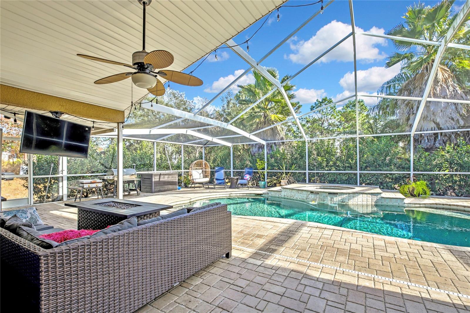 ROYAL HIGHLANDS - Residential