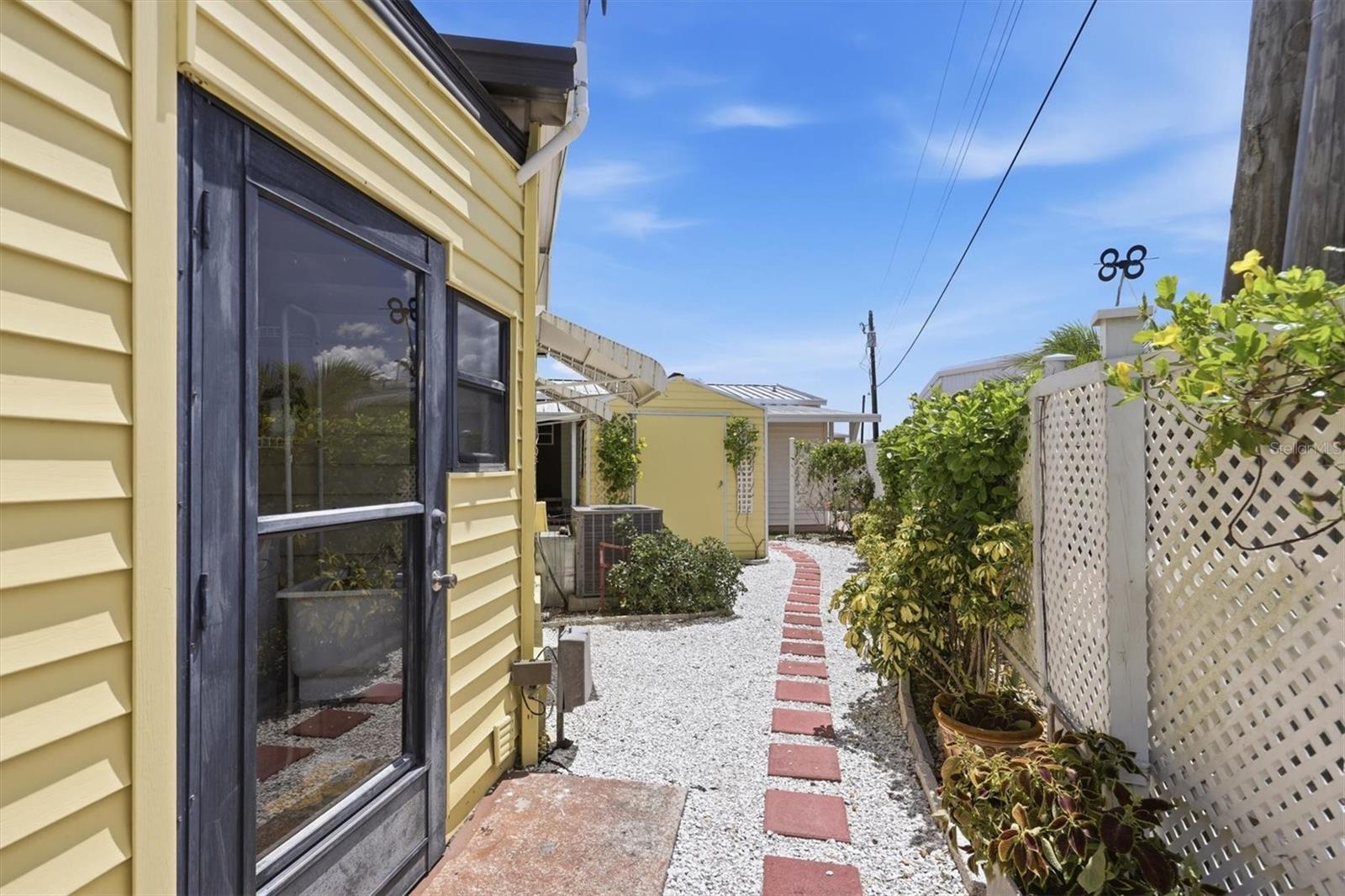 DE SOTO COMMUNITY UNIT ONE - Residential