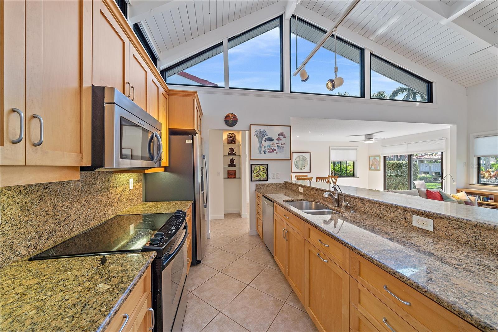 Picture for the property N6131334, 2 beds, 2 baths