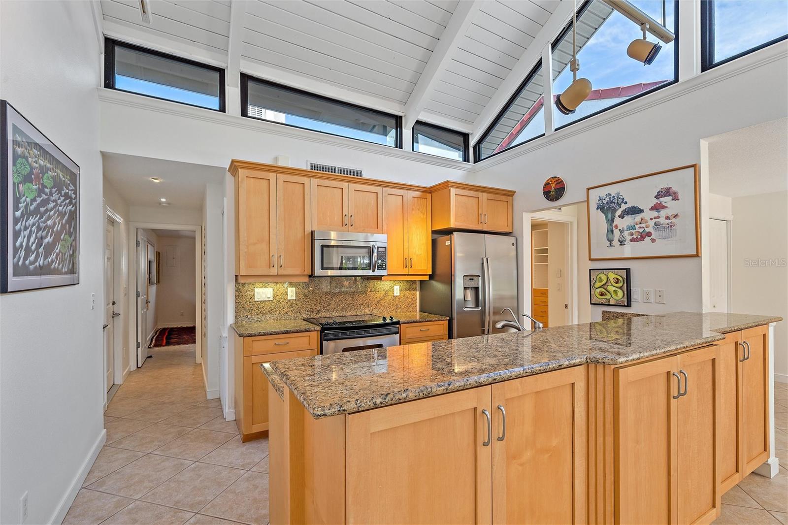 Picture for the property N6131334, 2 beds, 2 baths