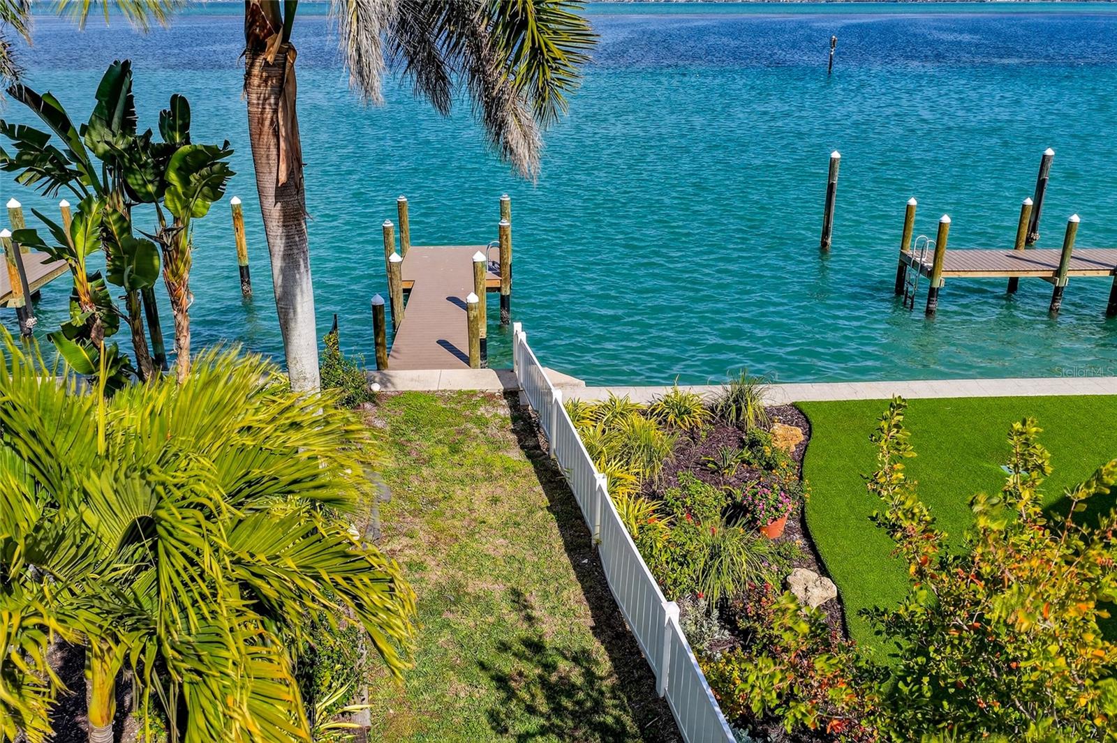 NEW PASS SHORES - Land