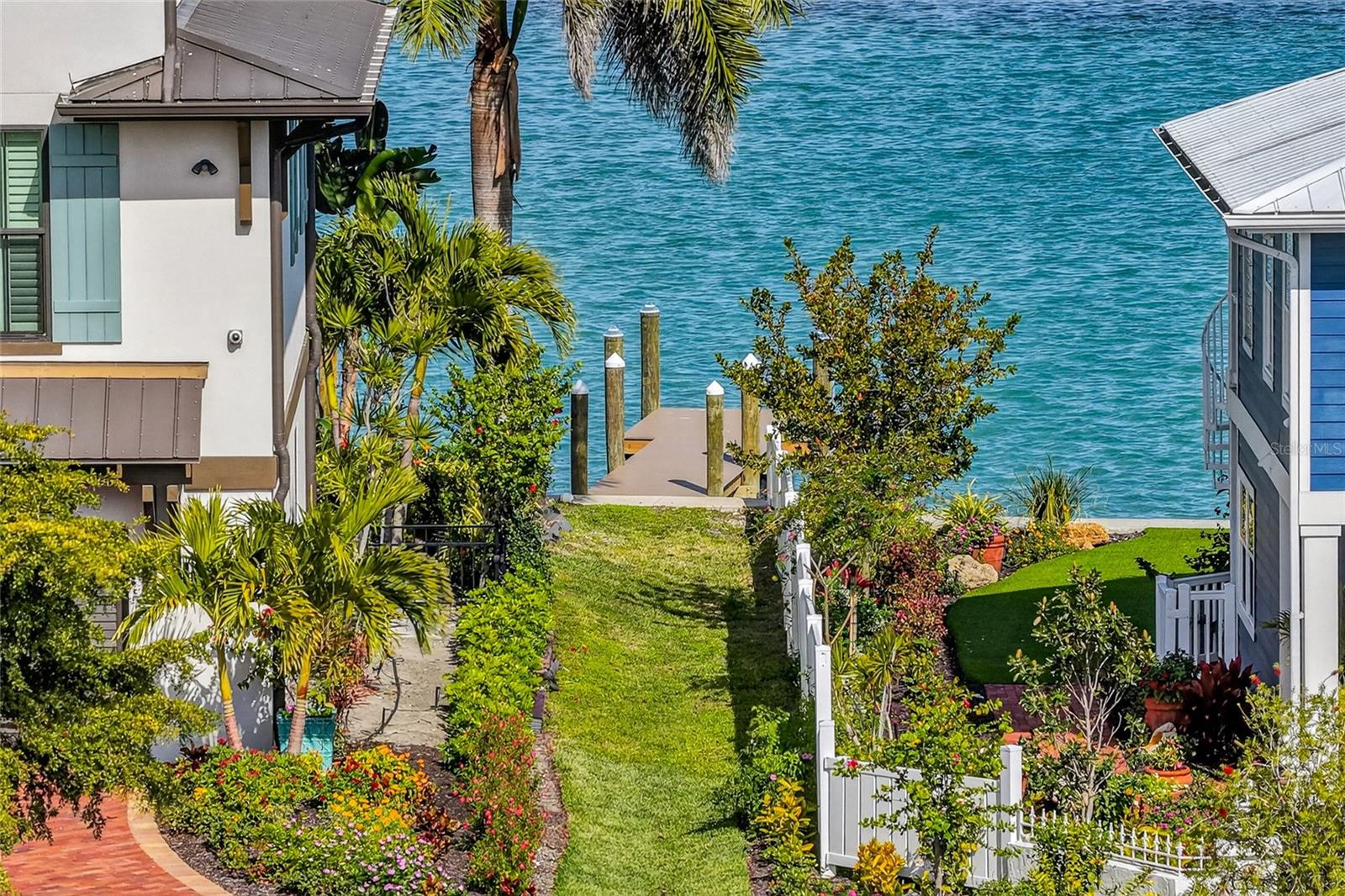 NEW PASS SHORES - Land