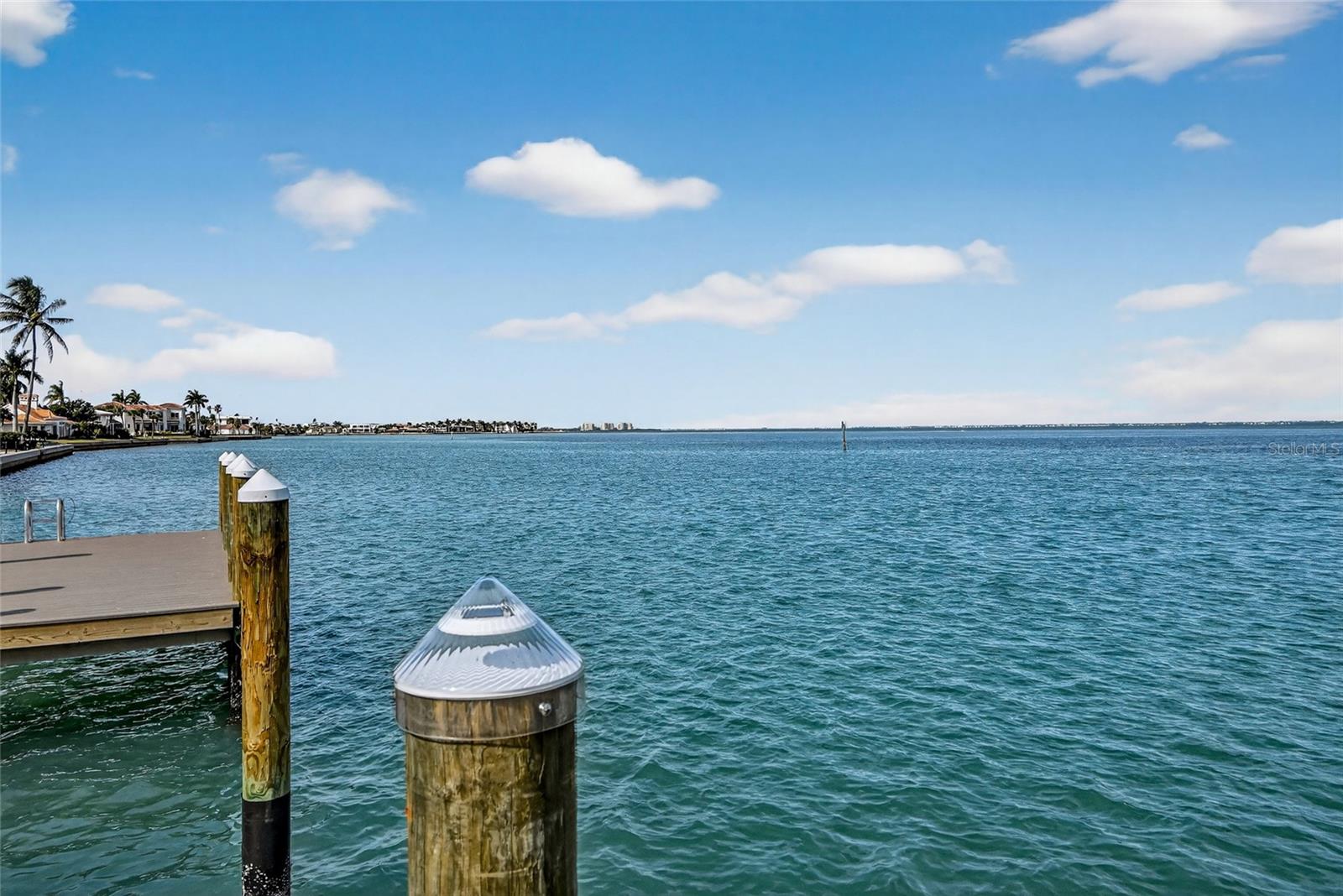 NEW PASS SHORES - Land