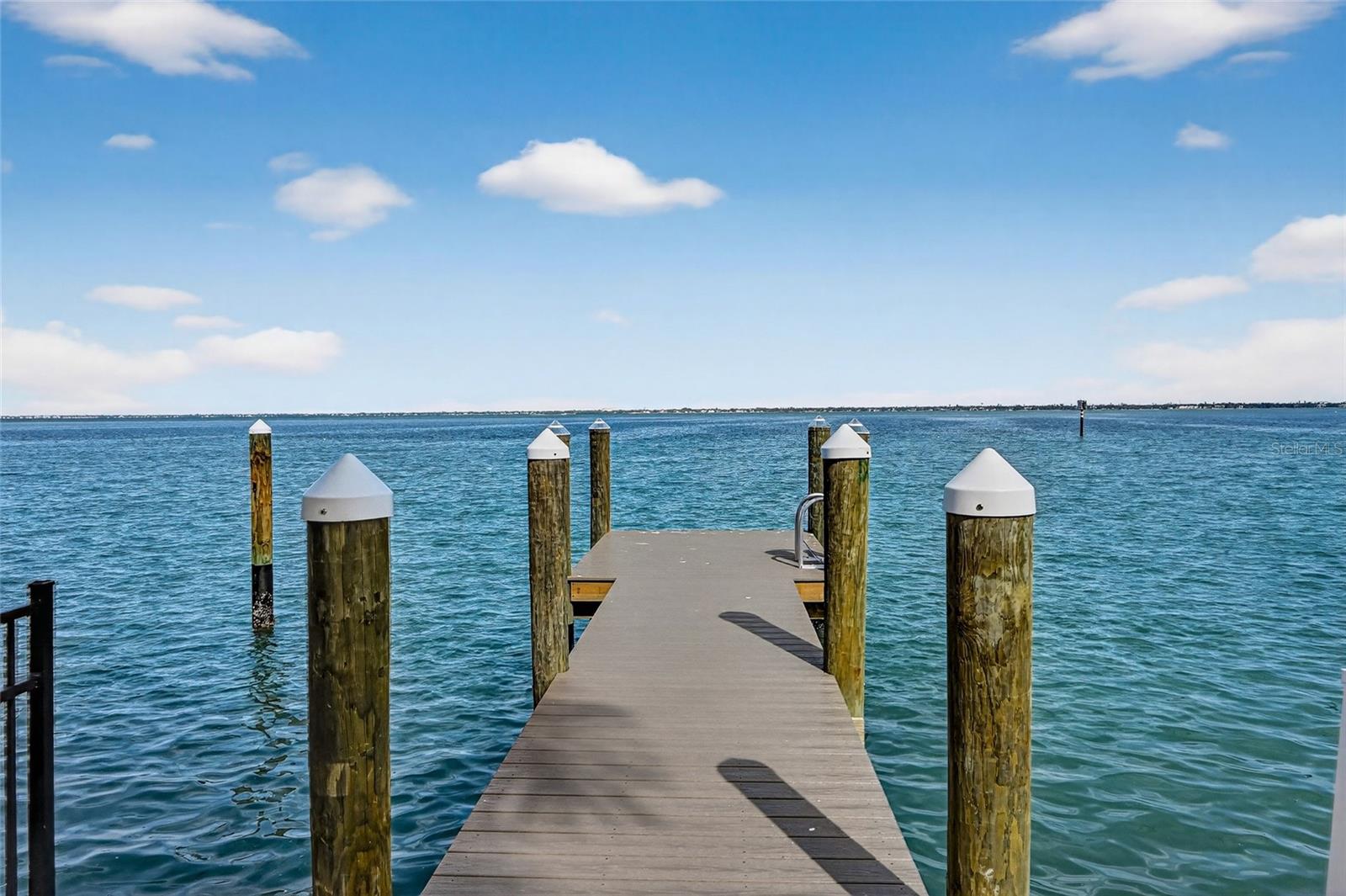 NEW PASS SHORES - Land