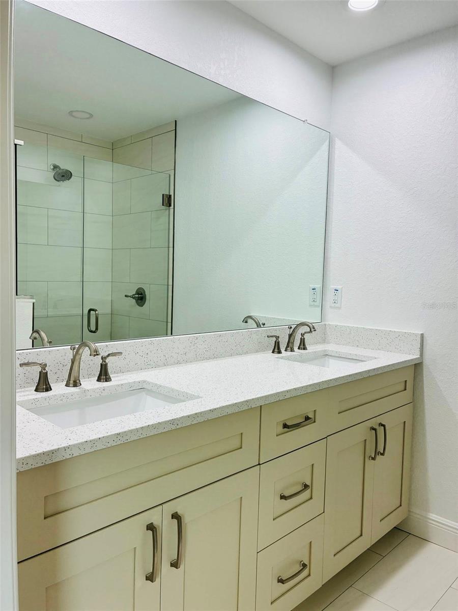 ROYAL HIGHLANDS - Residential